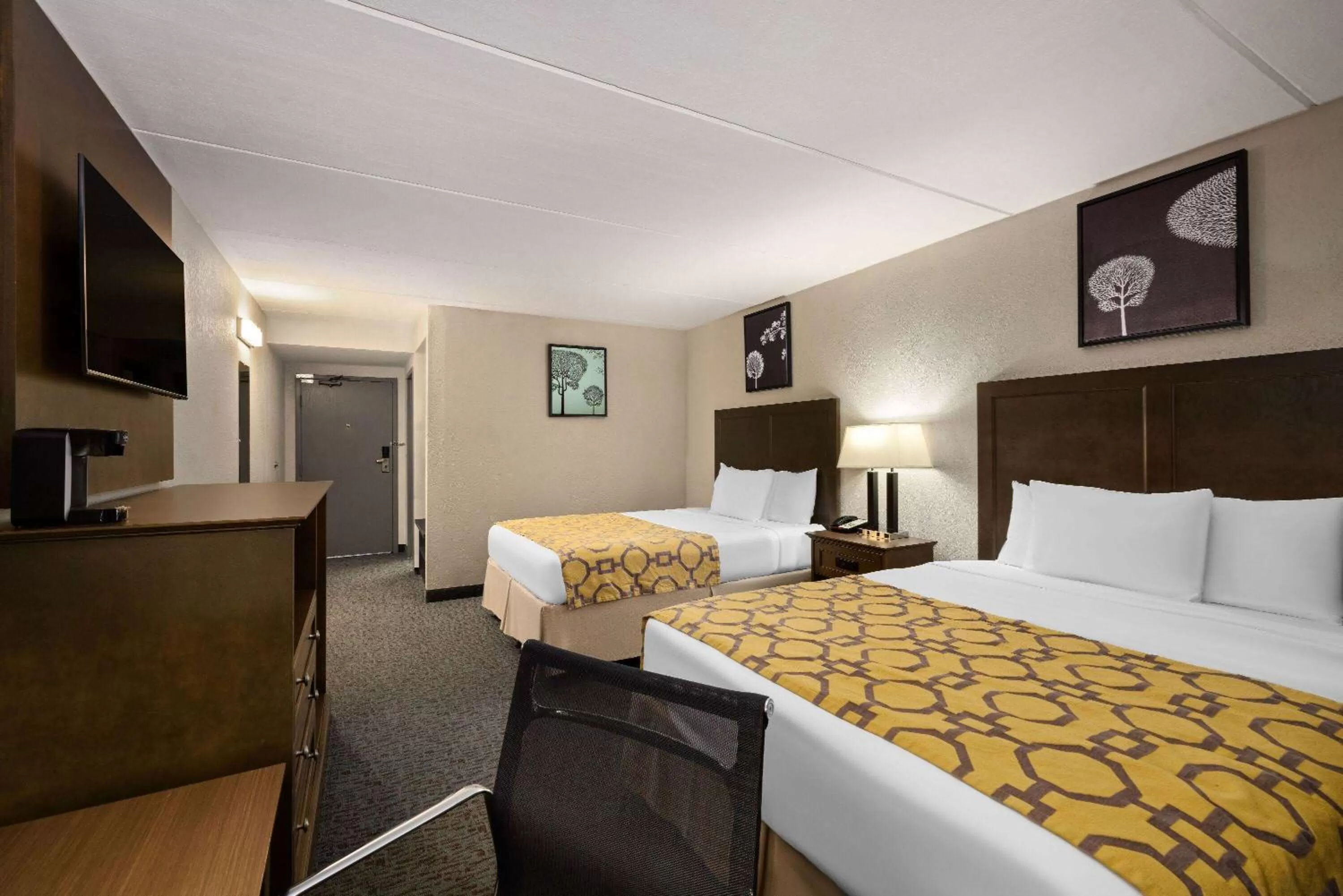 Deluxe Queen Room with Two Queen Beds and Atrium View - Non-Smoking in Baymont by Wyndham Shakopee