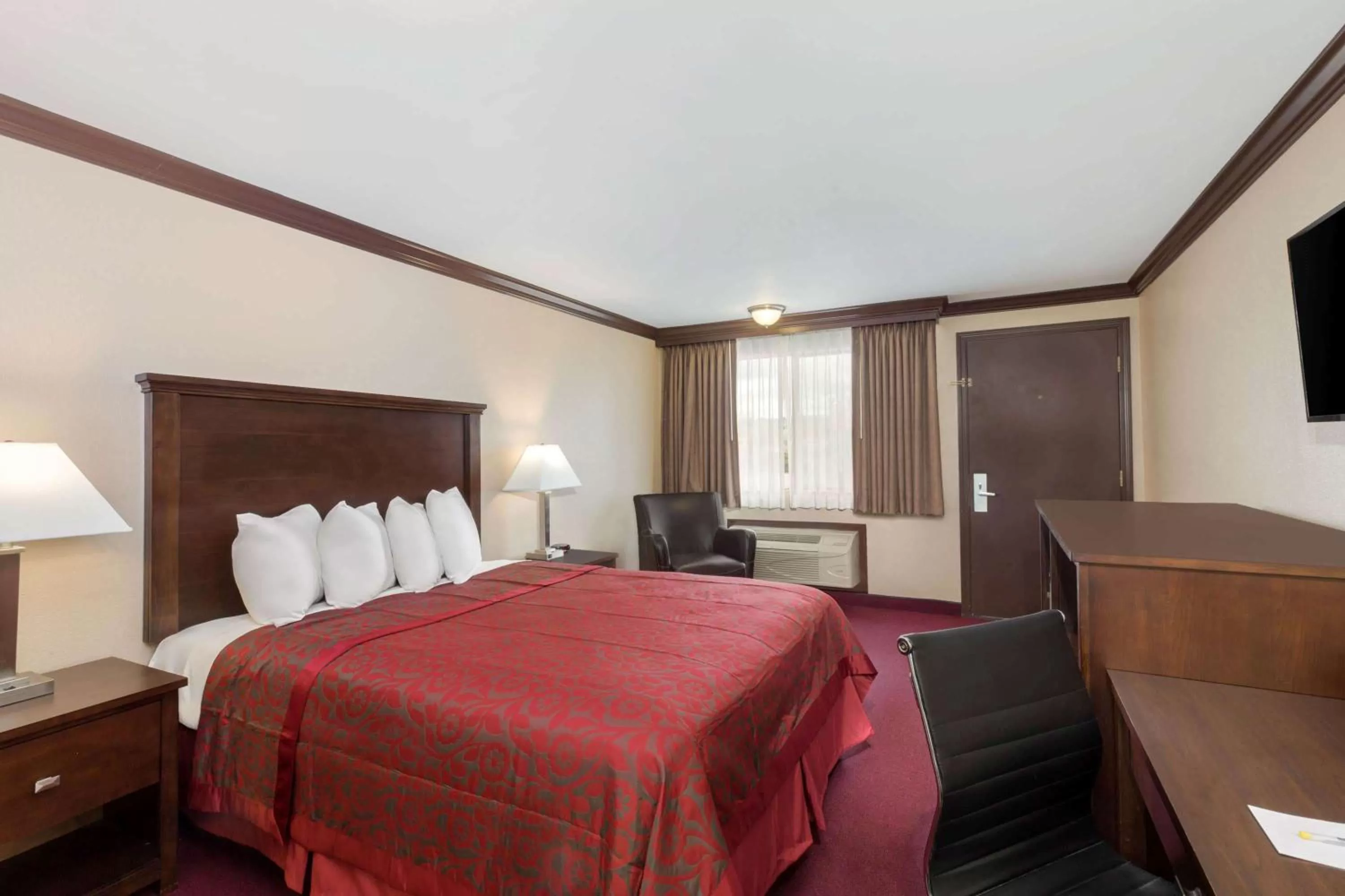 King Room - Non-Smoking in Days Inn by Wyndham Auburn