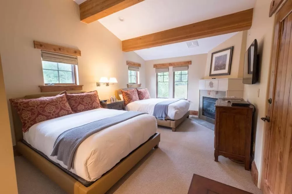 One Bedroom Suite with Two Queens in The Chateaux Deer Valley