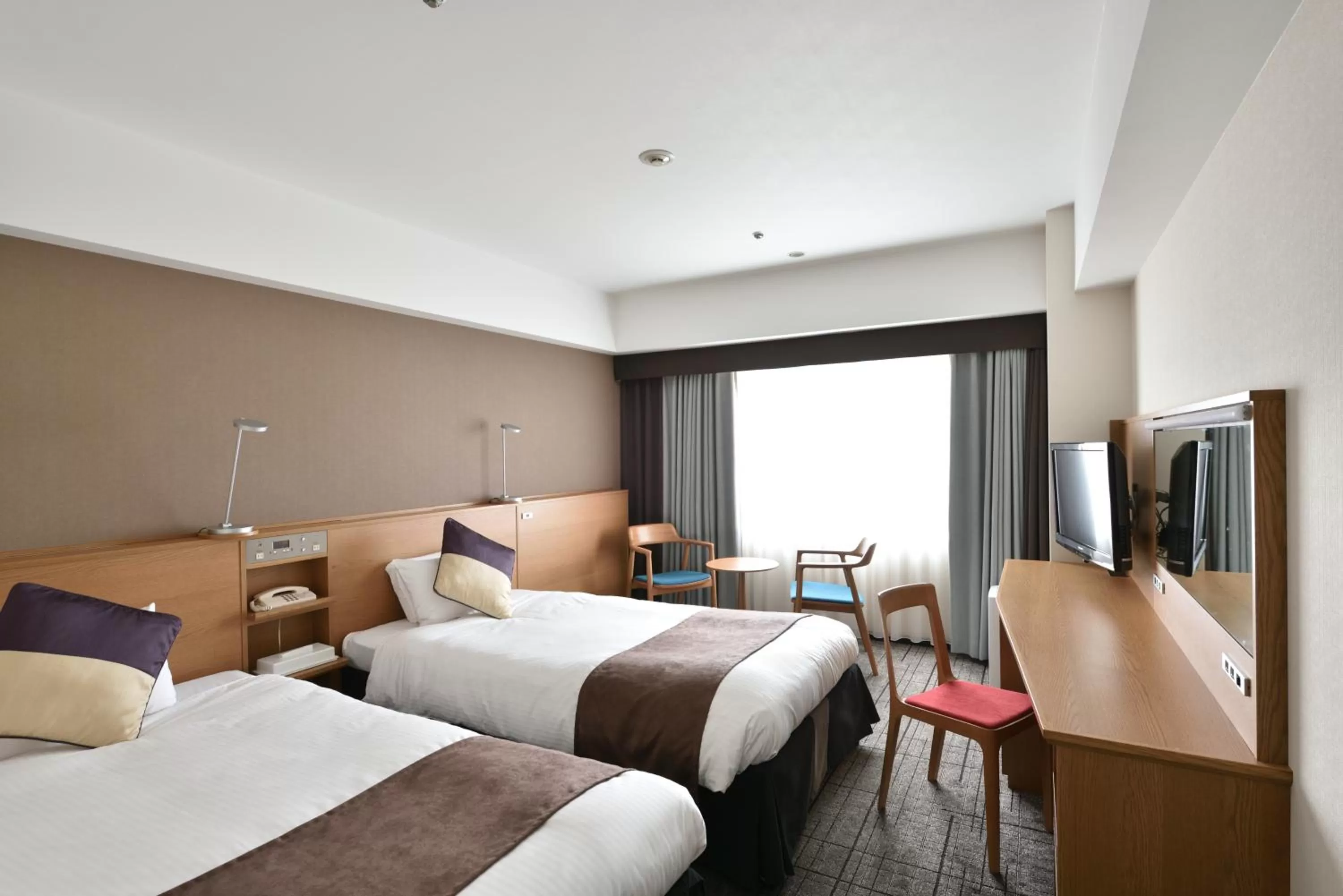Standard Twin Room with Lounge Access - Non-Smoking (26sqm, 18F) in Hotel Granvia Hiroshima