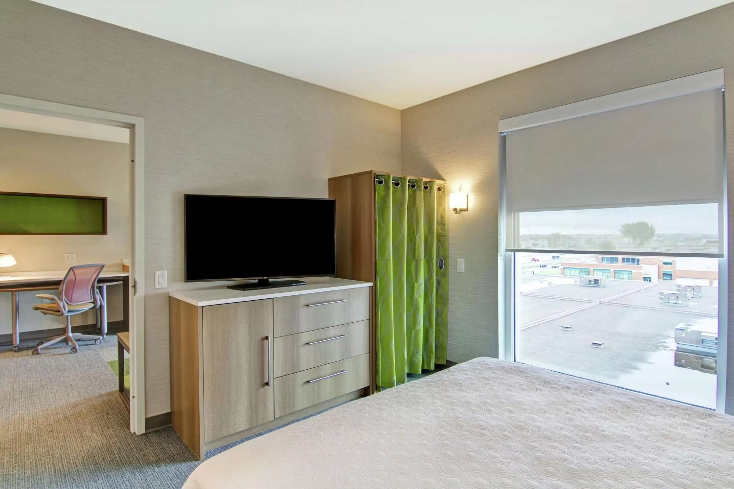 One-Bedroom King Suite - Non-Smoking in Home2 Suites By Hilton Montreal Dorval