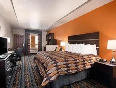 Deluxe King Suite - Non-Smoking in Days Inn by Wyndham Dilley