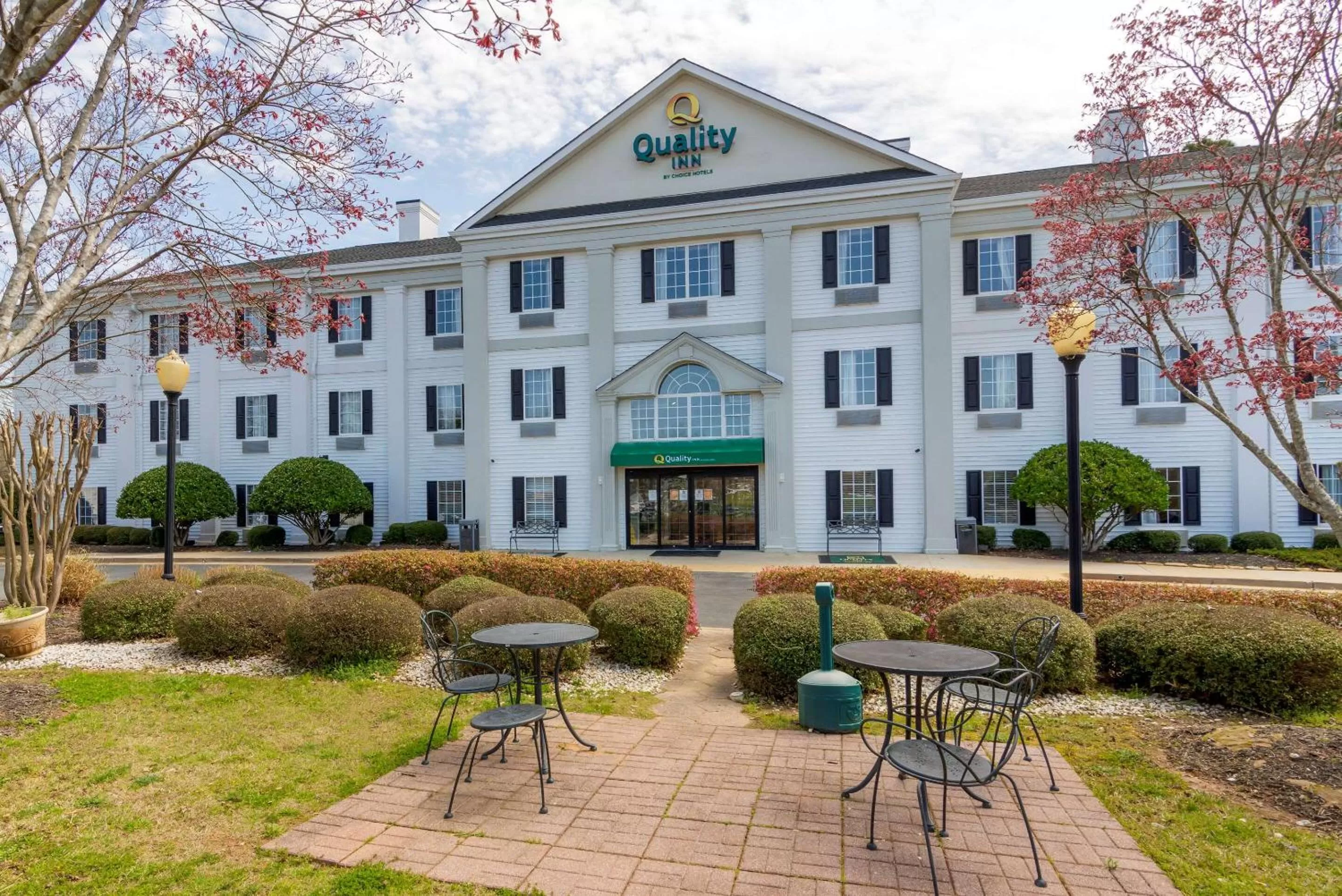 Property building in Quality Inn Newnan - Atlanta South