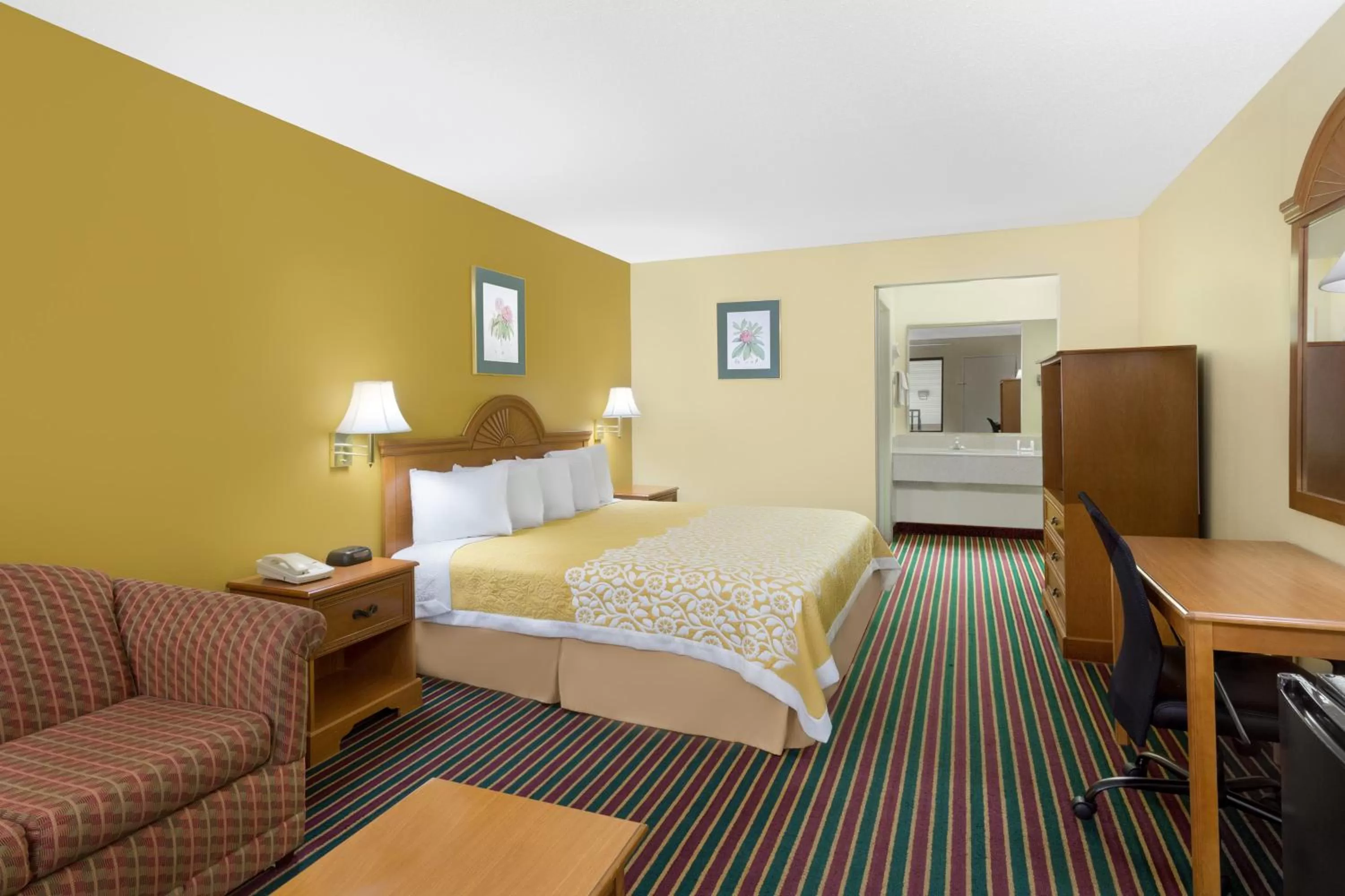 Deluxe Double Studio - Non-Smoking in Days Inn by Wyndham Biscoe