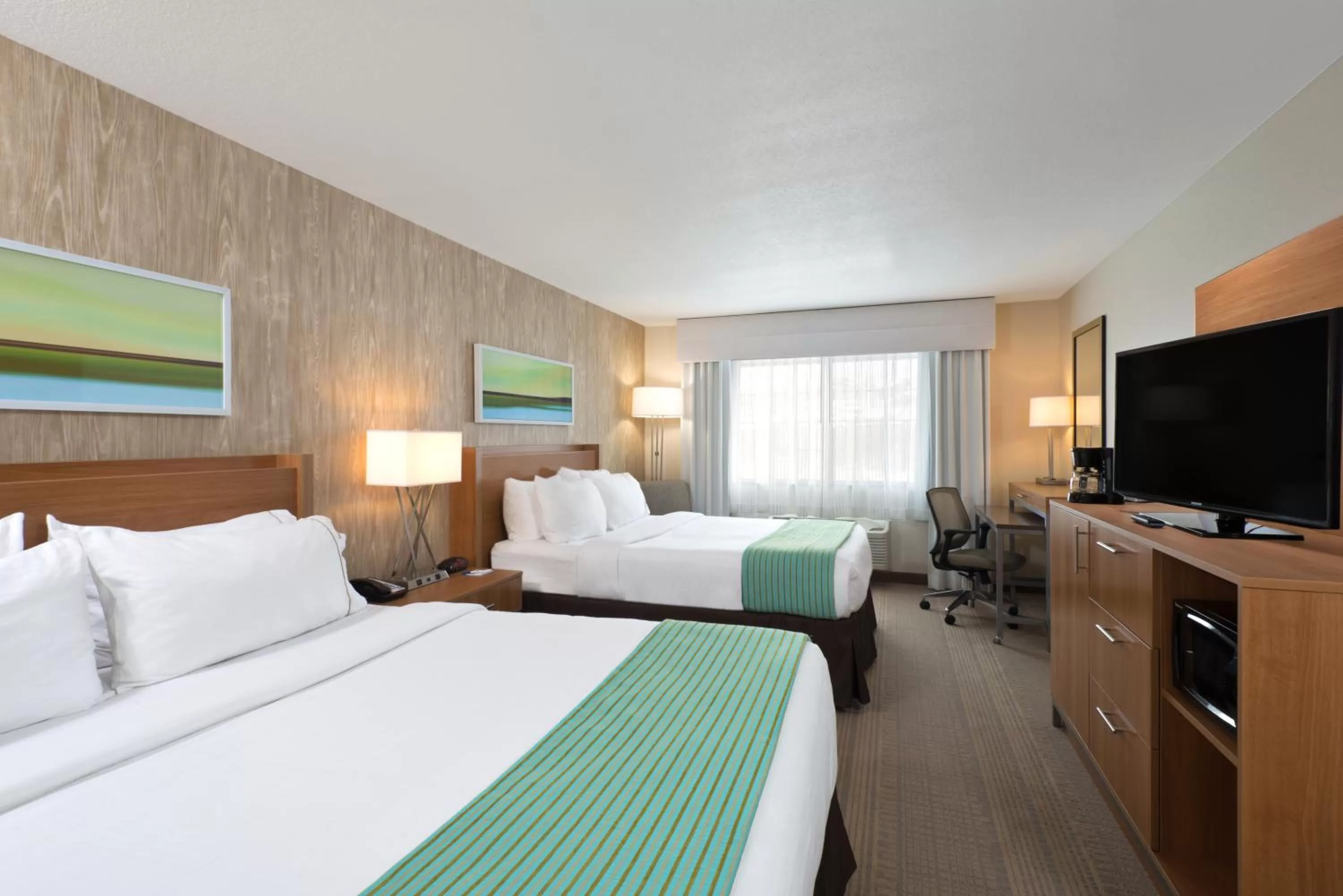 Standard Room in Holiday Inn Express Hotel & Suites Fraser Winter Park Area by IHG