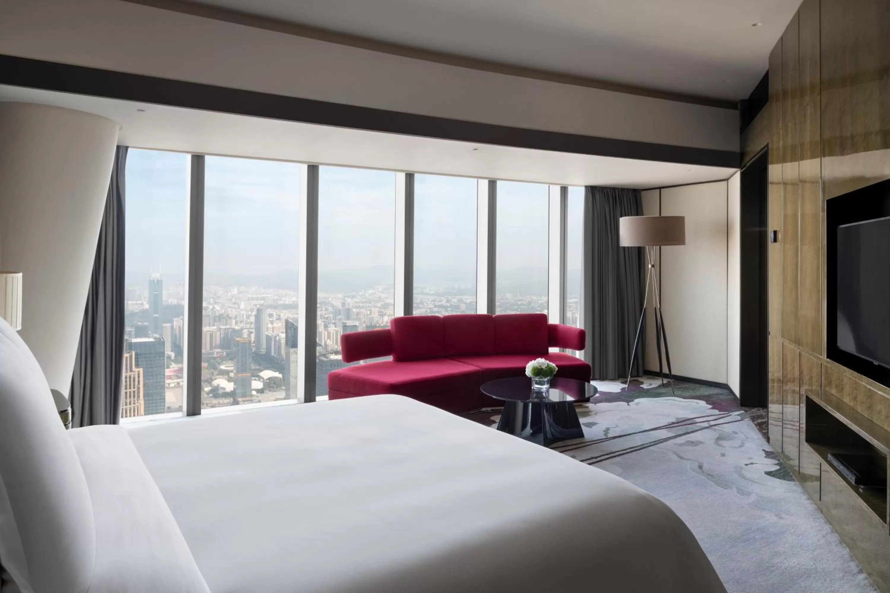 Deluxe King Suite with River View  in Four Seasons Hotel Guangzhou