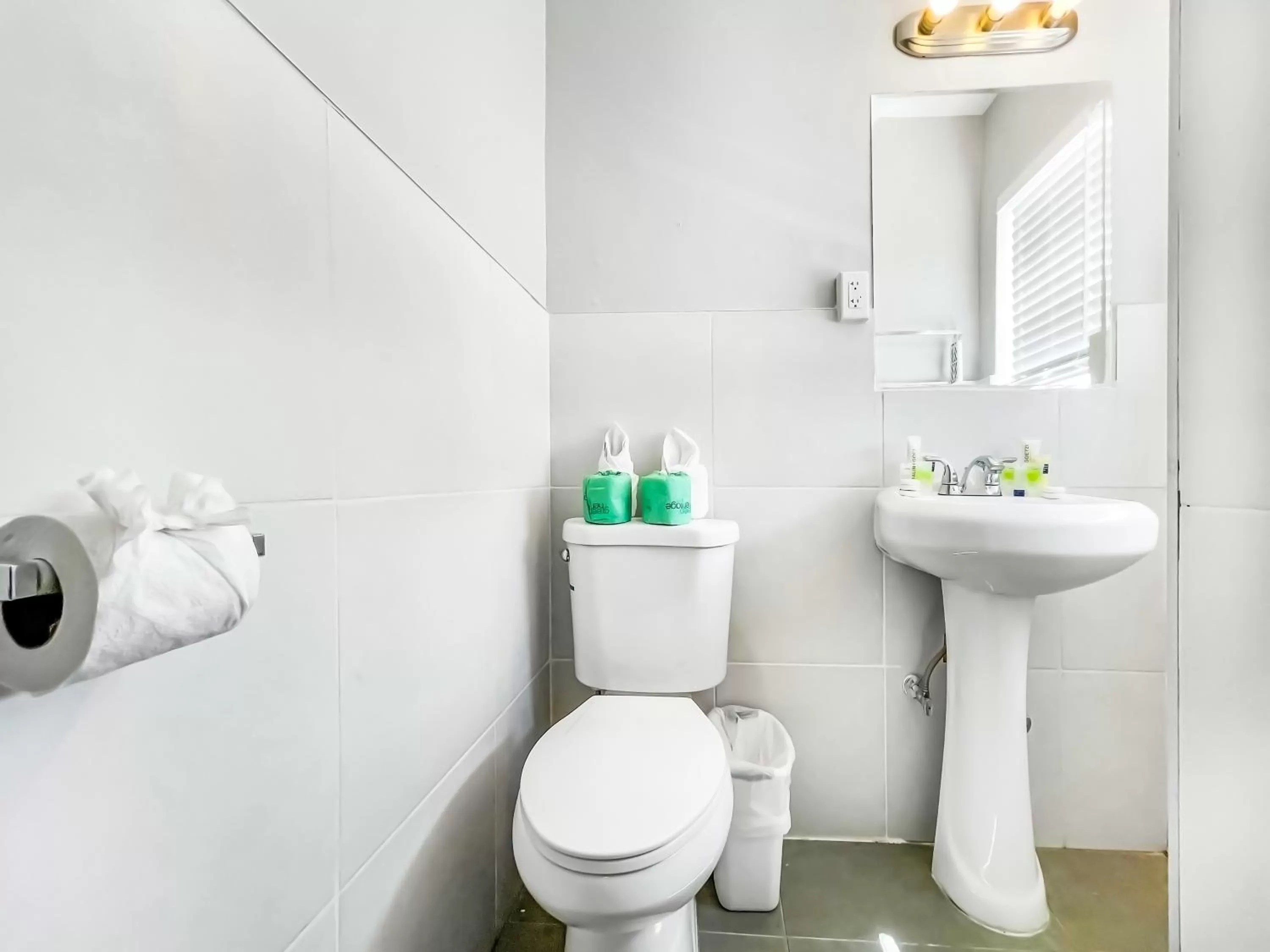 Standard Queen Room in Ocean Villas