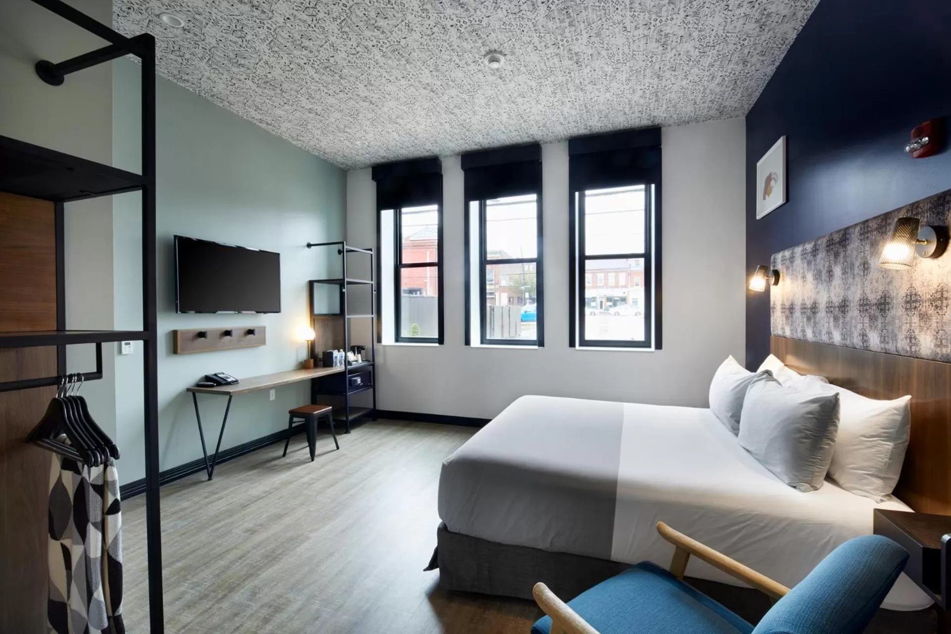 Deluxe King Room - Mobility Accessible in TRYP by Wyndham Pittsburgh/Lawrenceville