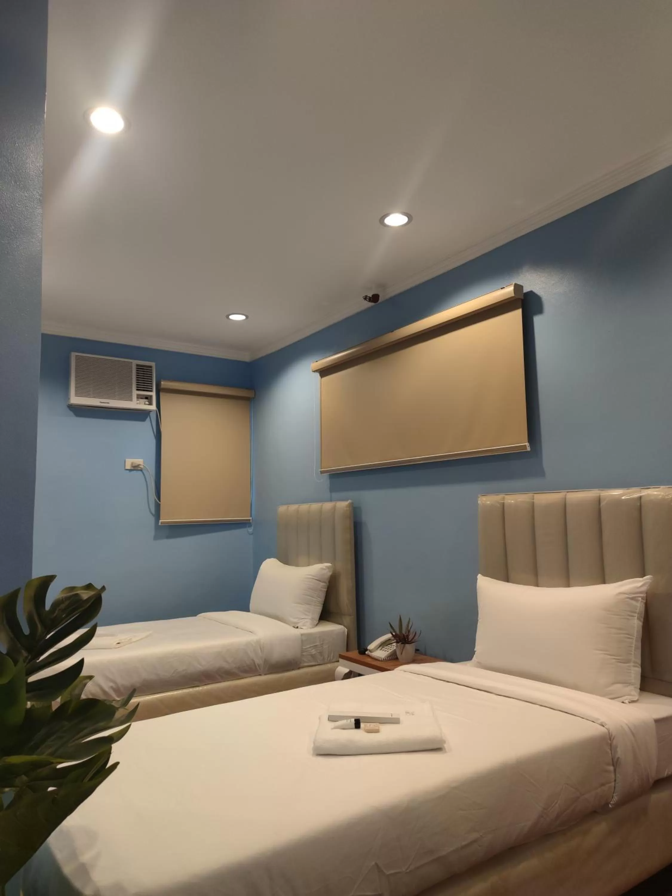 Superior Twin Room in Glory Hotel Cubao