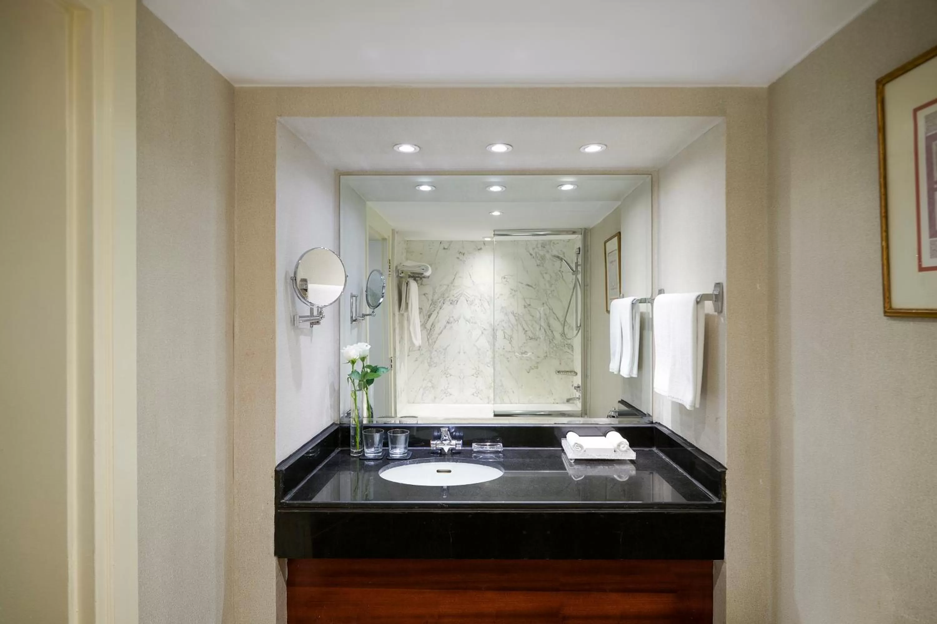 Deluxe King Room with City View in InterContinental Cairo Semiramis by IHG