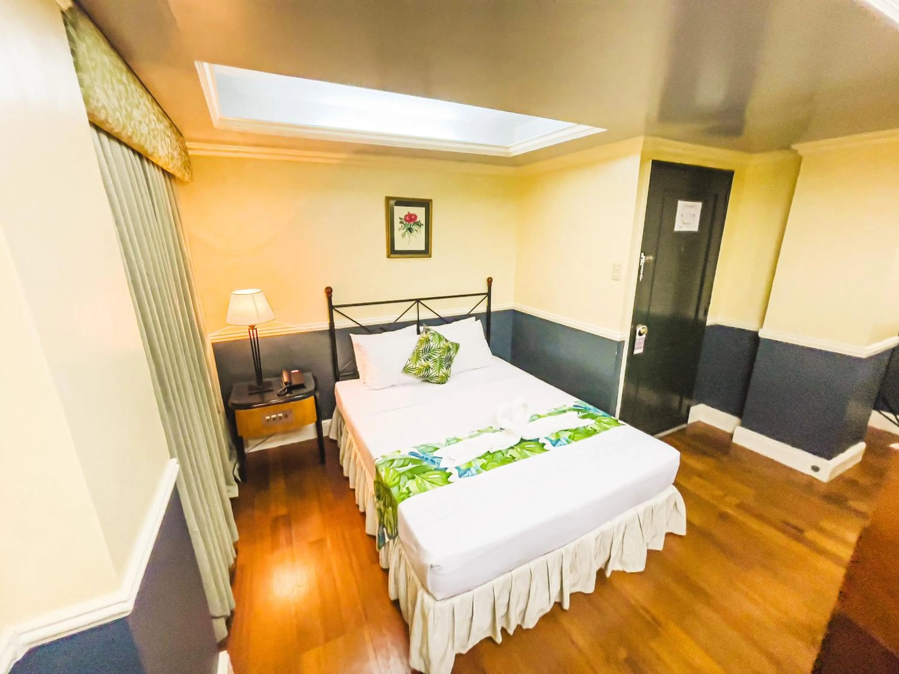 Superior Single Room in Miramar Hotel