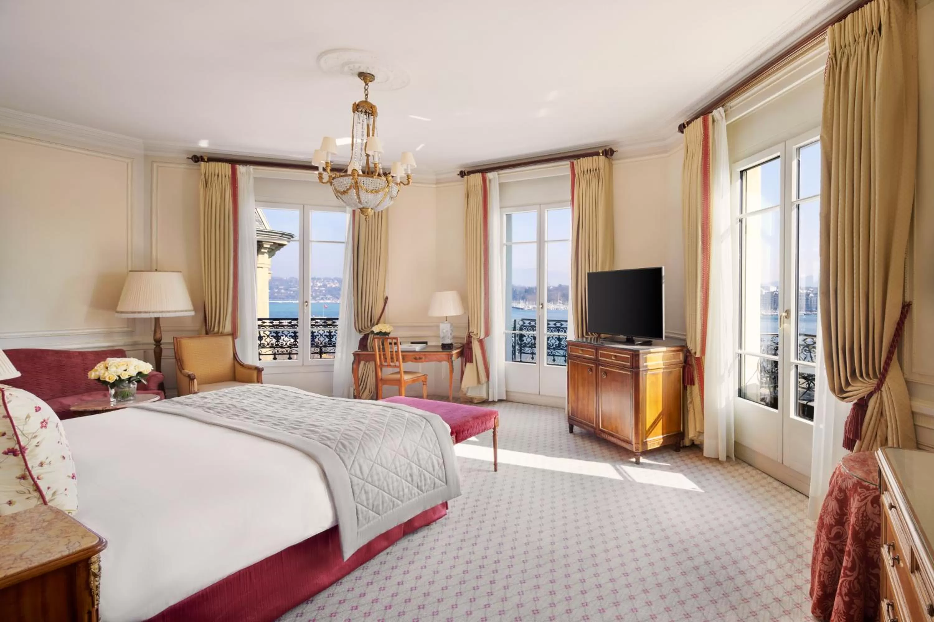 Junior Suite Lake Panorama in Beau-Rivage Genève