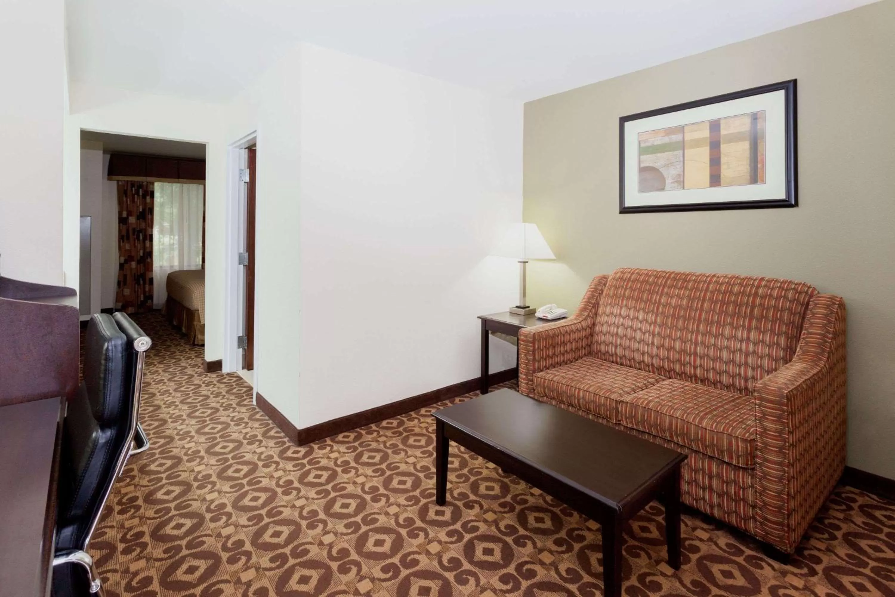 One-Bedroom King Suite - Non-Smoking in Super 8 by Wyndham Decatur/Dntn/Atlanta Area