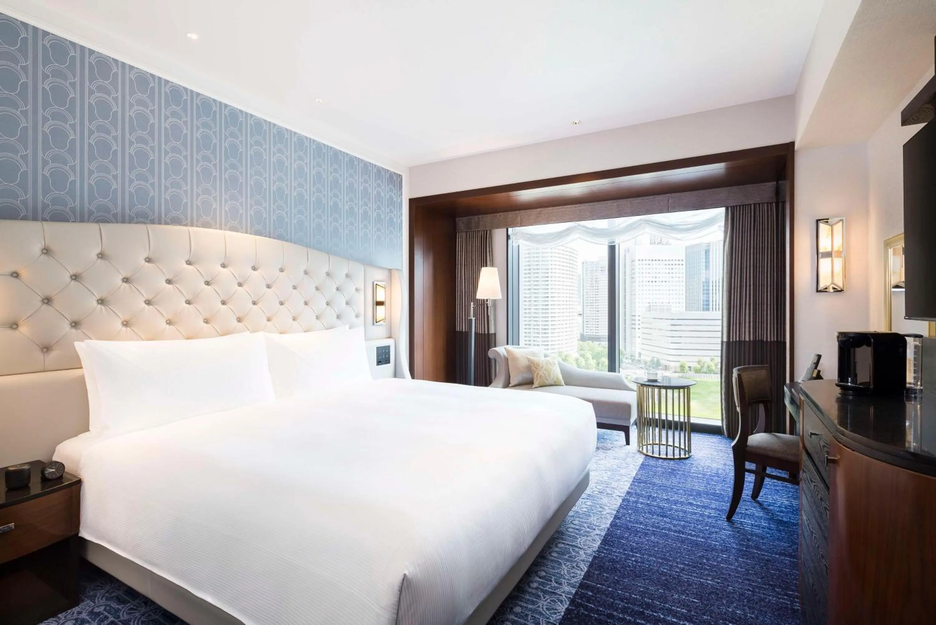 Deluxe King Room in Hilton Yokohama