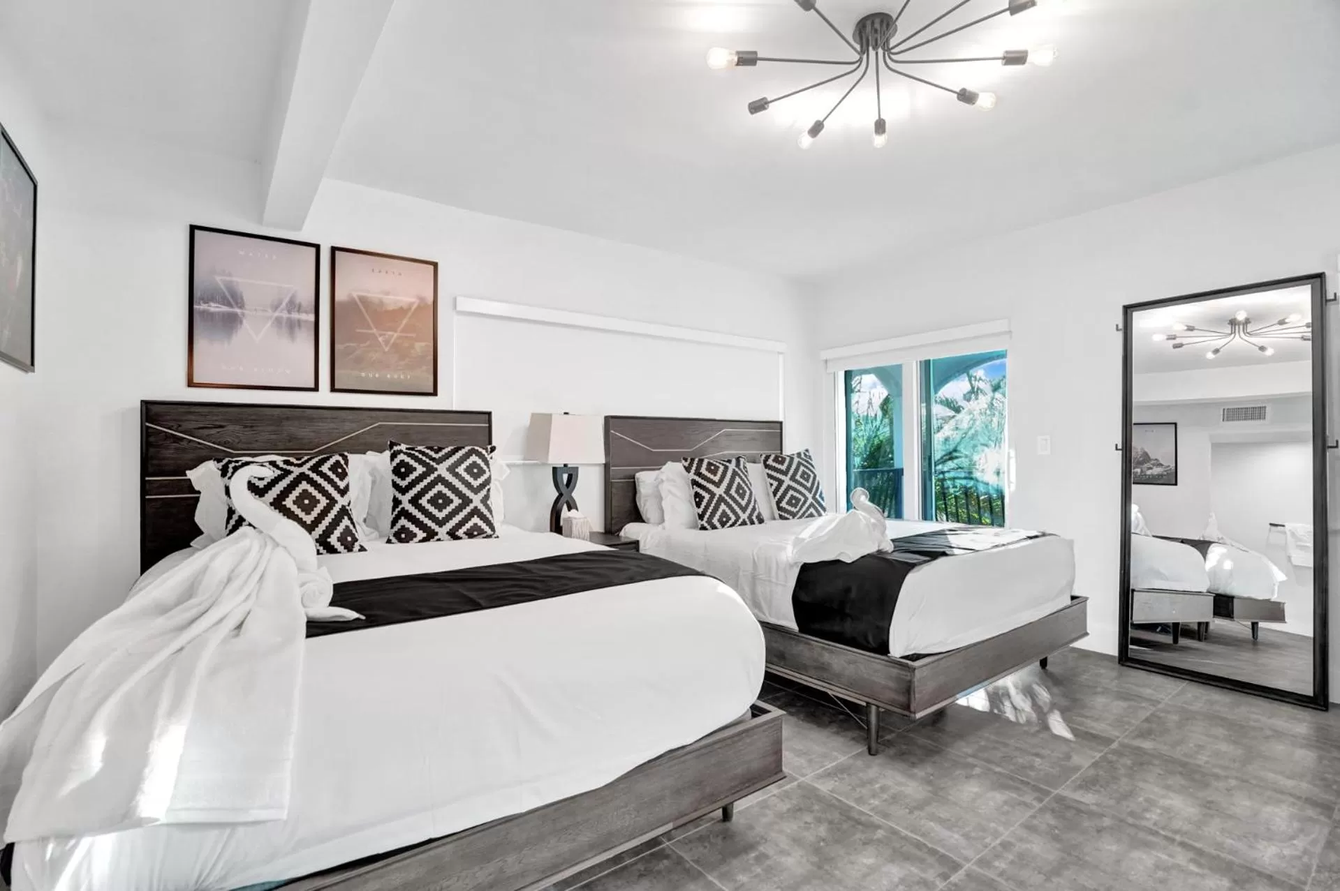 Apartment with Balcony in RA suites