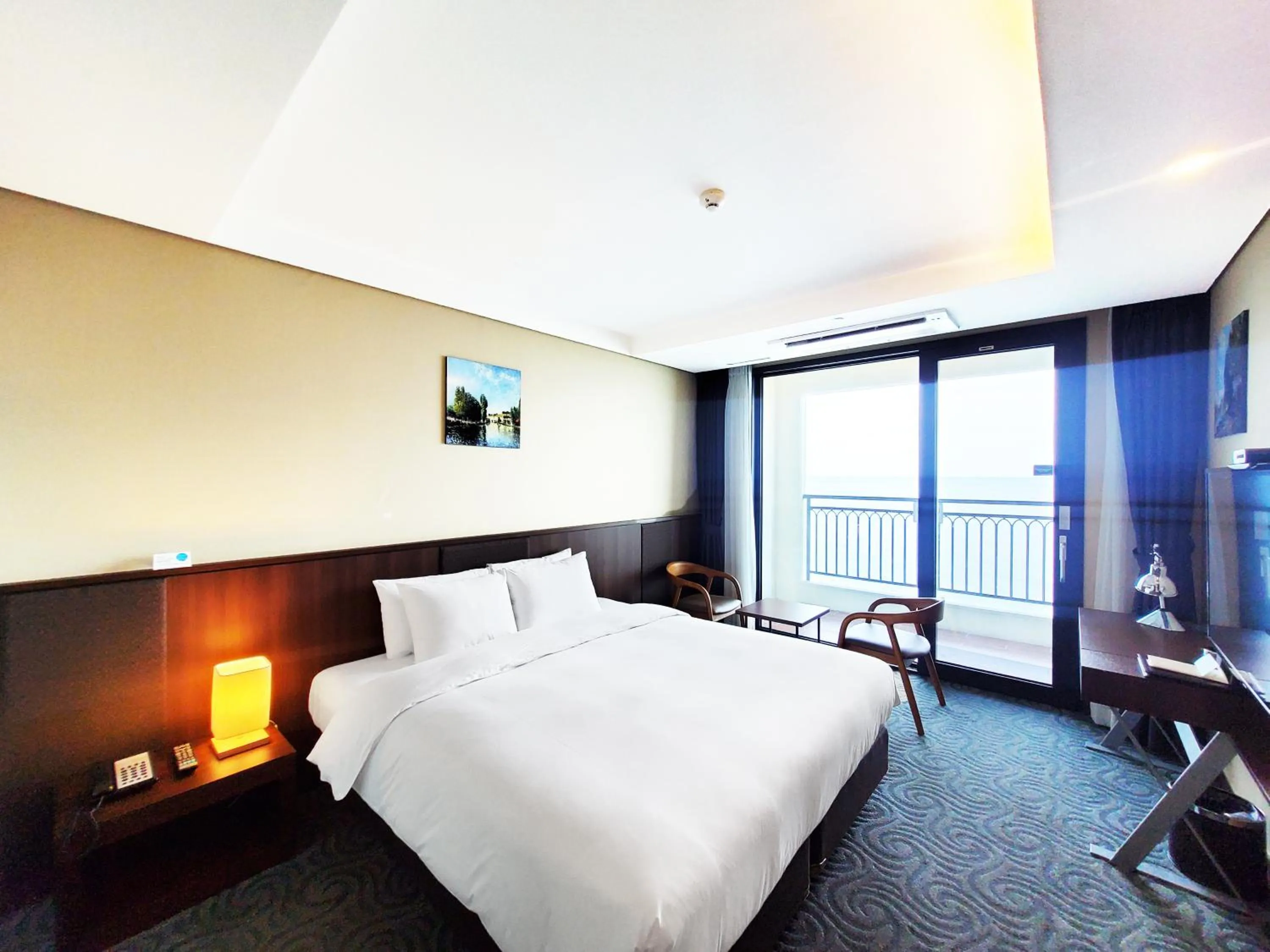 Deluxe Double Room with Ocean View in Ramada by Wyndham Gangwon Sokcho