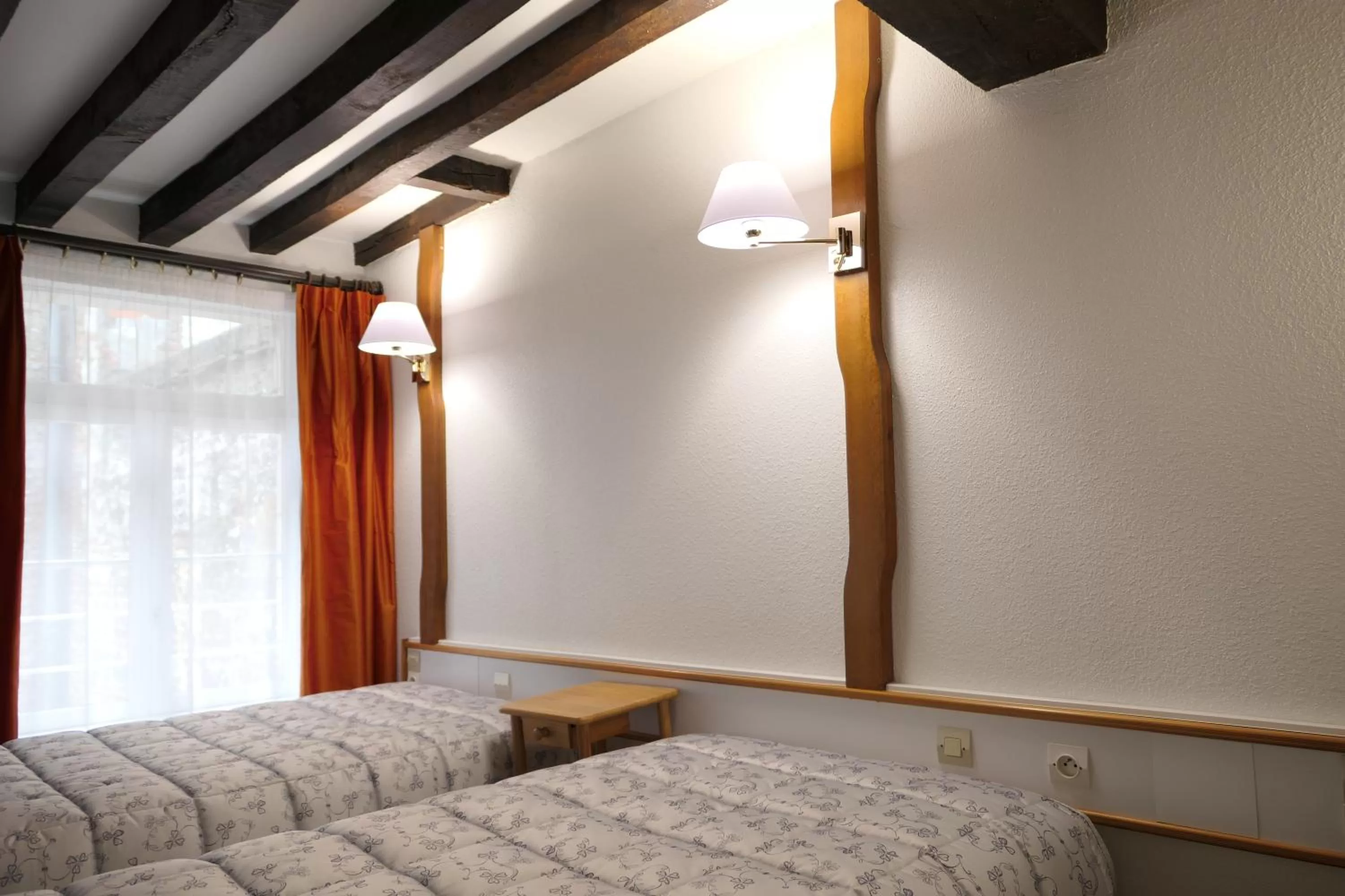 Standard Twin Room in Hôtel Les Trois Luppars