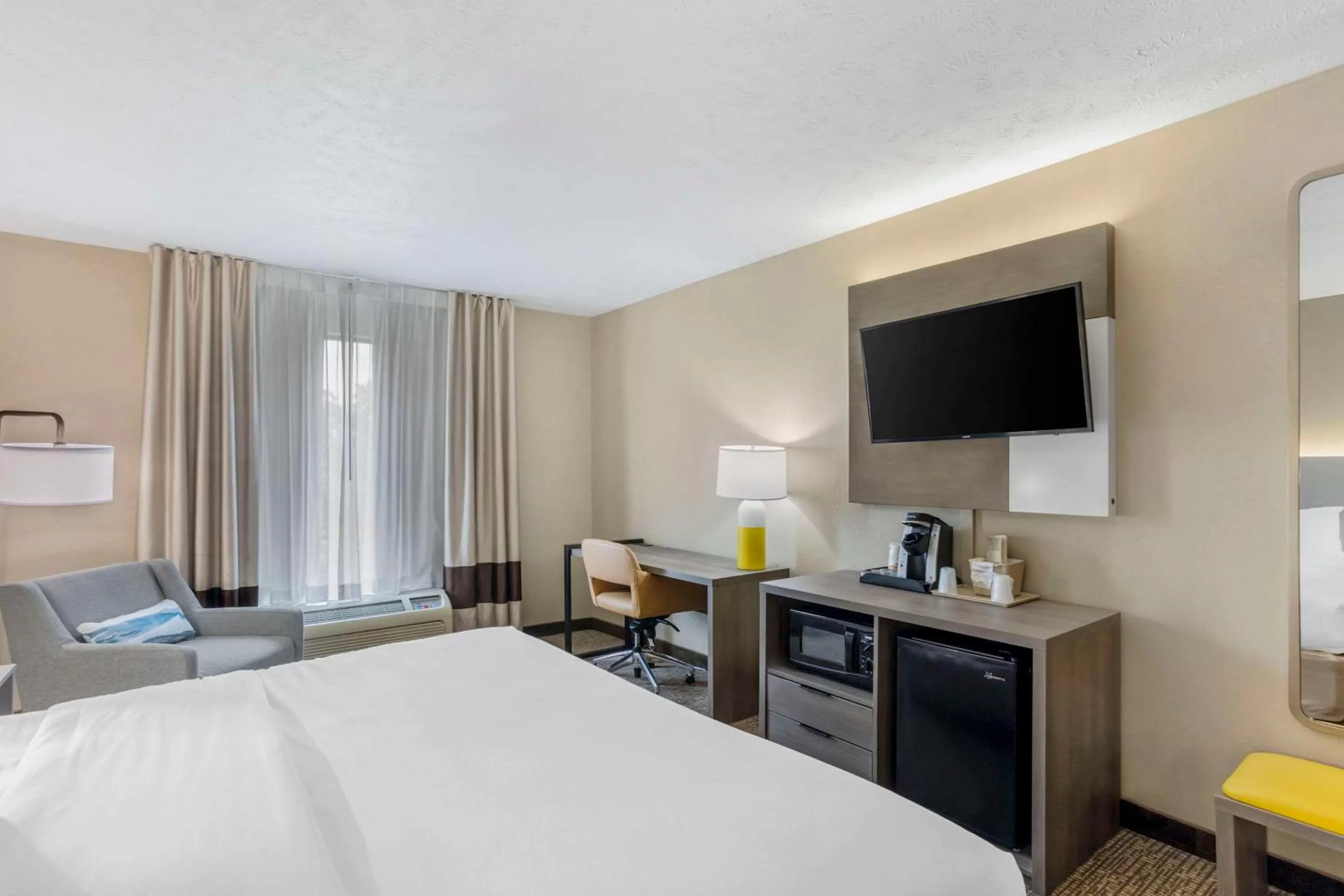 King Room - Disability Access/Non-Smoking in Comfort Inn