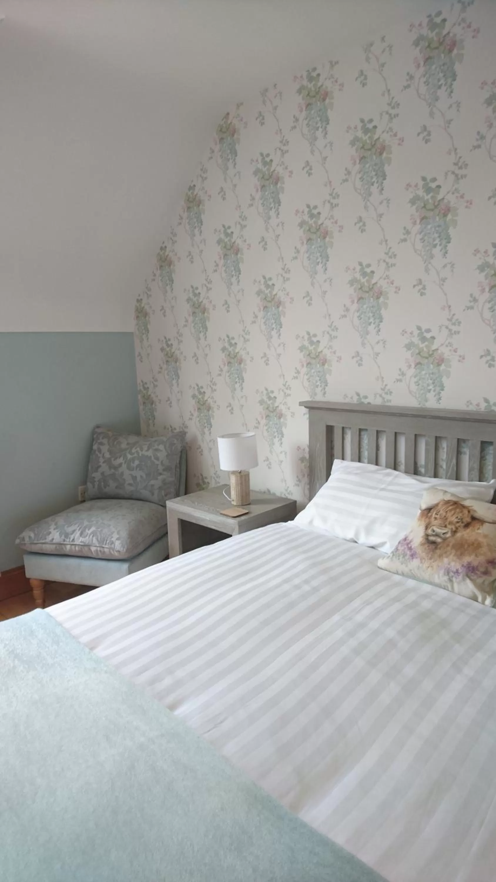 Deluxe Double Room (2 Adults + 1 Child) in Rossclare Lodge