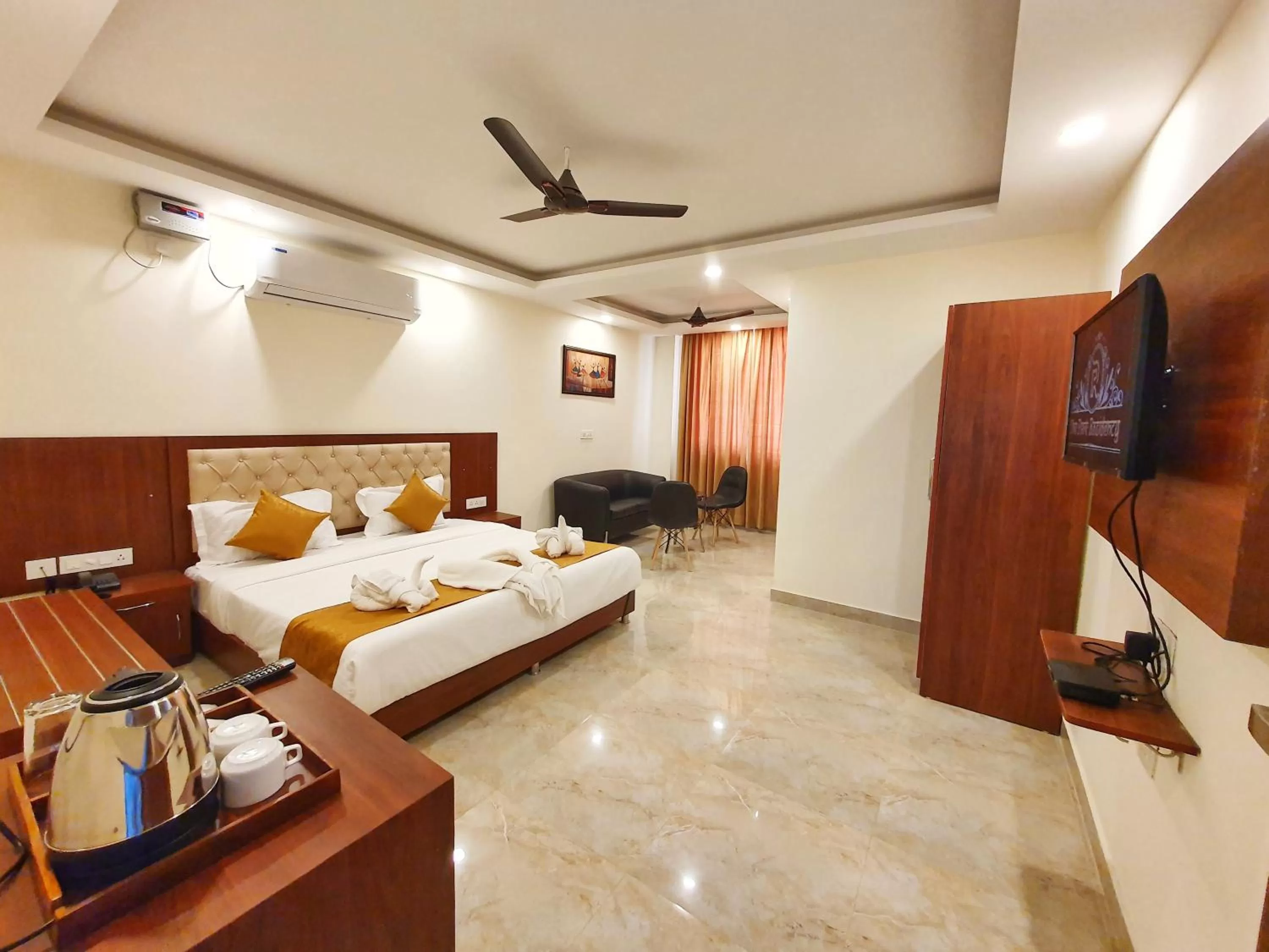 Superior King Room - single occupancy in The Park Residency