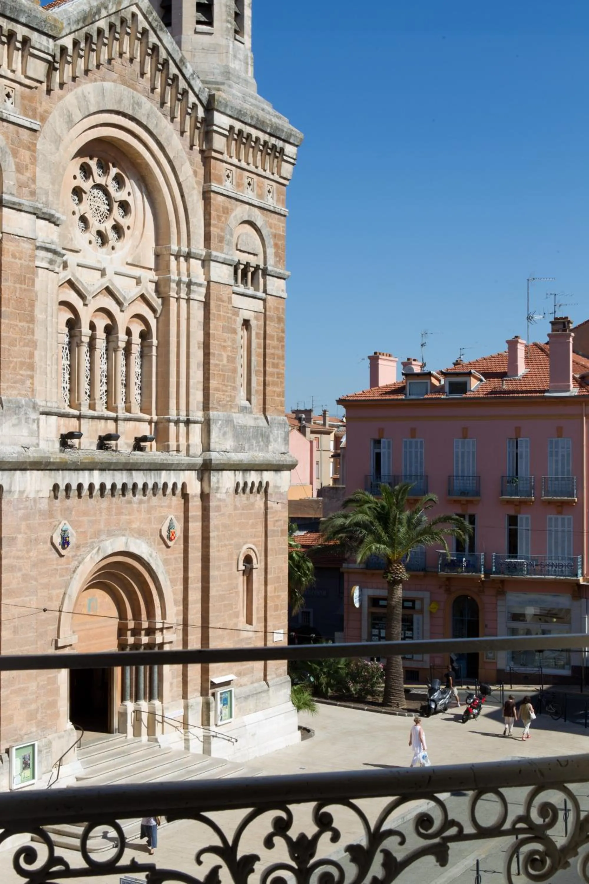 Double Room - City Side in Excelsior