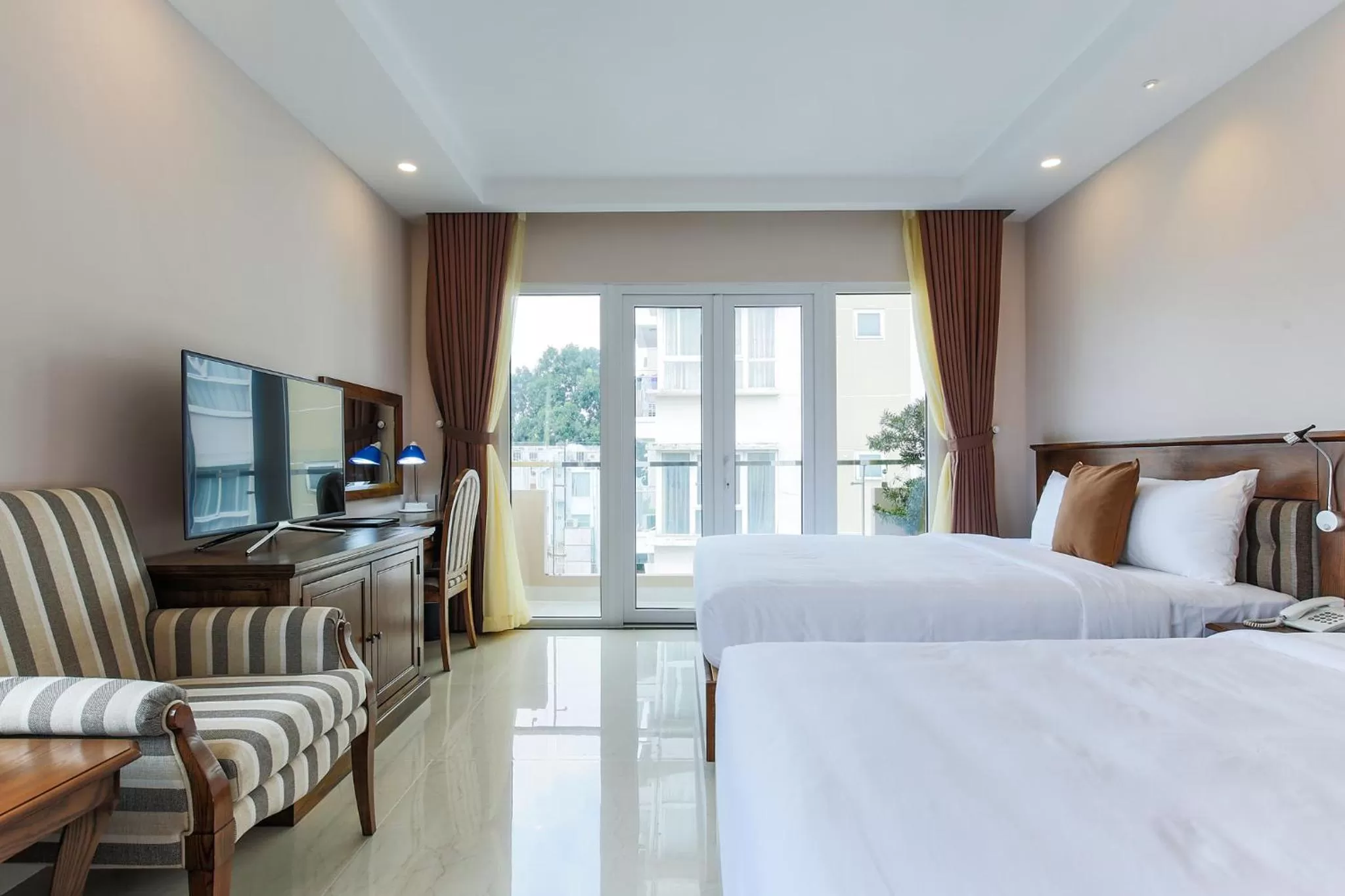 Deluxe Family Room in Hoang Lan Hotel