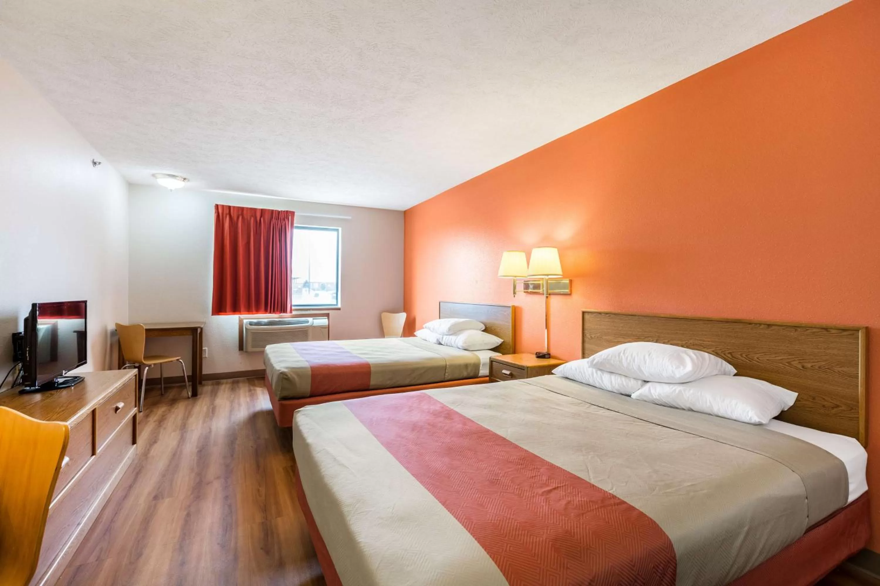 Deluxe Queen Room with Two Queen Beds - Non-Smoking in Motel 6-Percival, IA