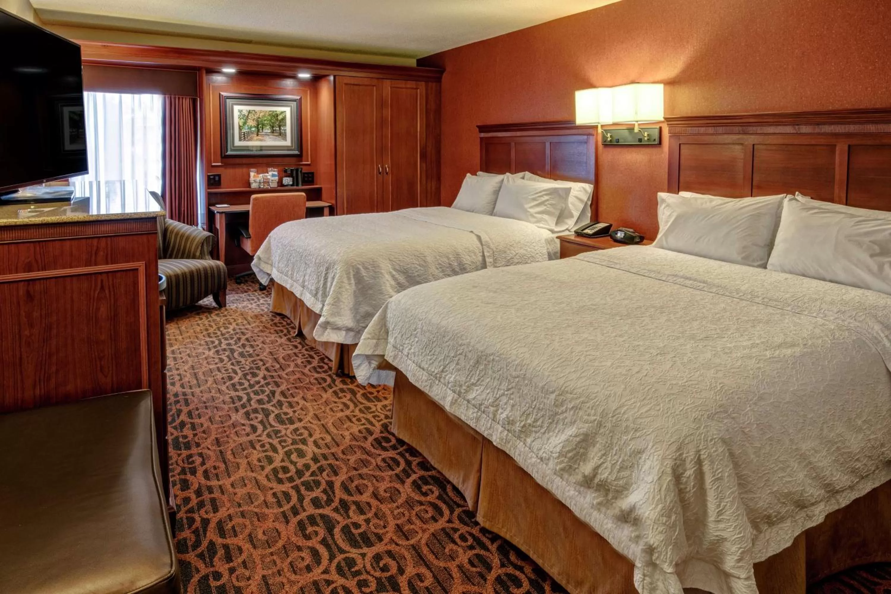 Queen Room with Two Queen Beds - Mobility and Hearing Access/Non-Smoking in Hampton Inn Winchester KY