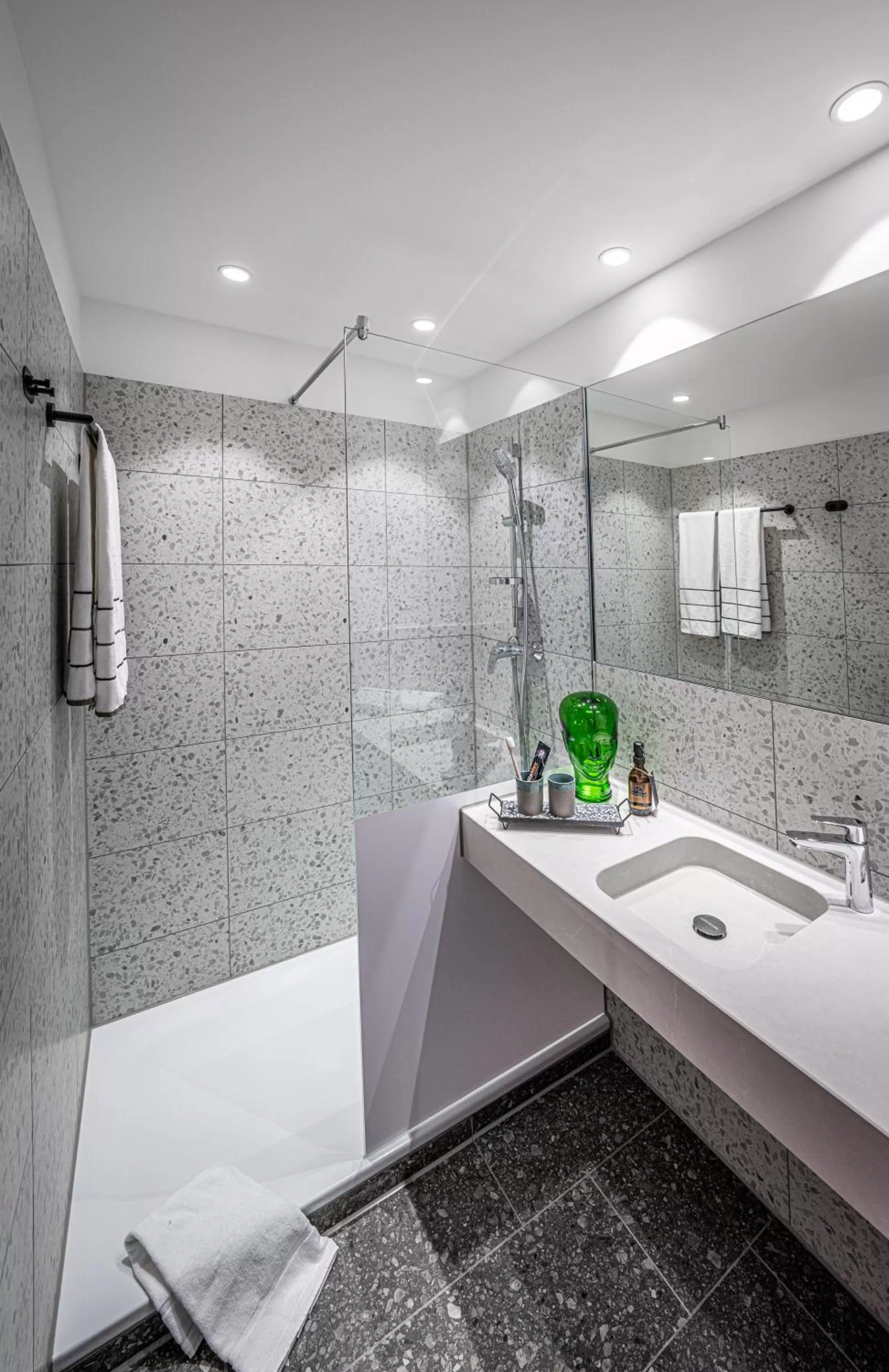 Superior Double Room in LOGINN Hotel Berlin Airport