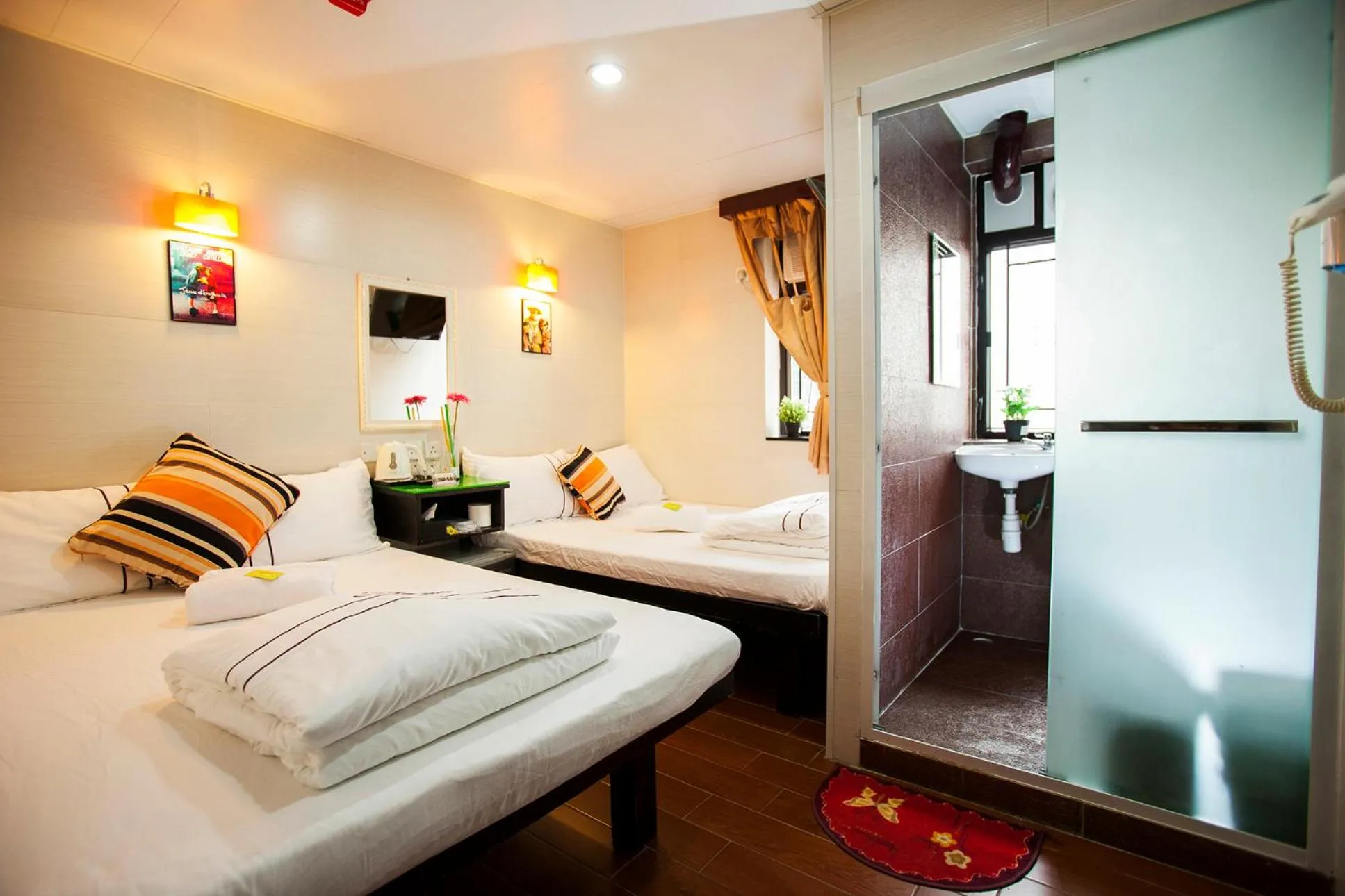 Family Room with Private Bathroom in Joyous Guest House