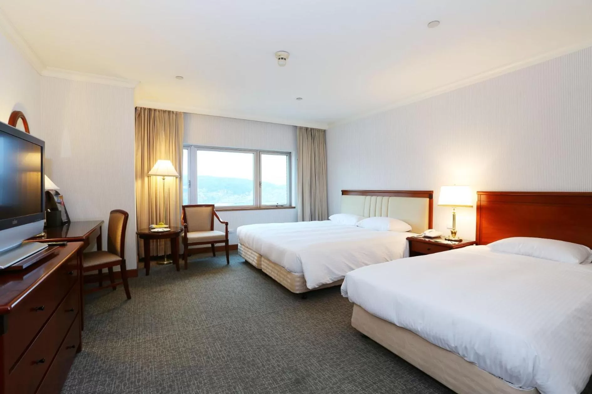 Double Room with City View in Evergreen Laurel Hotel - Keelung