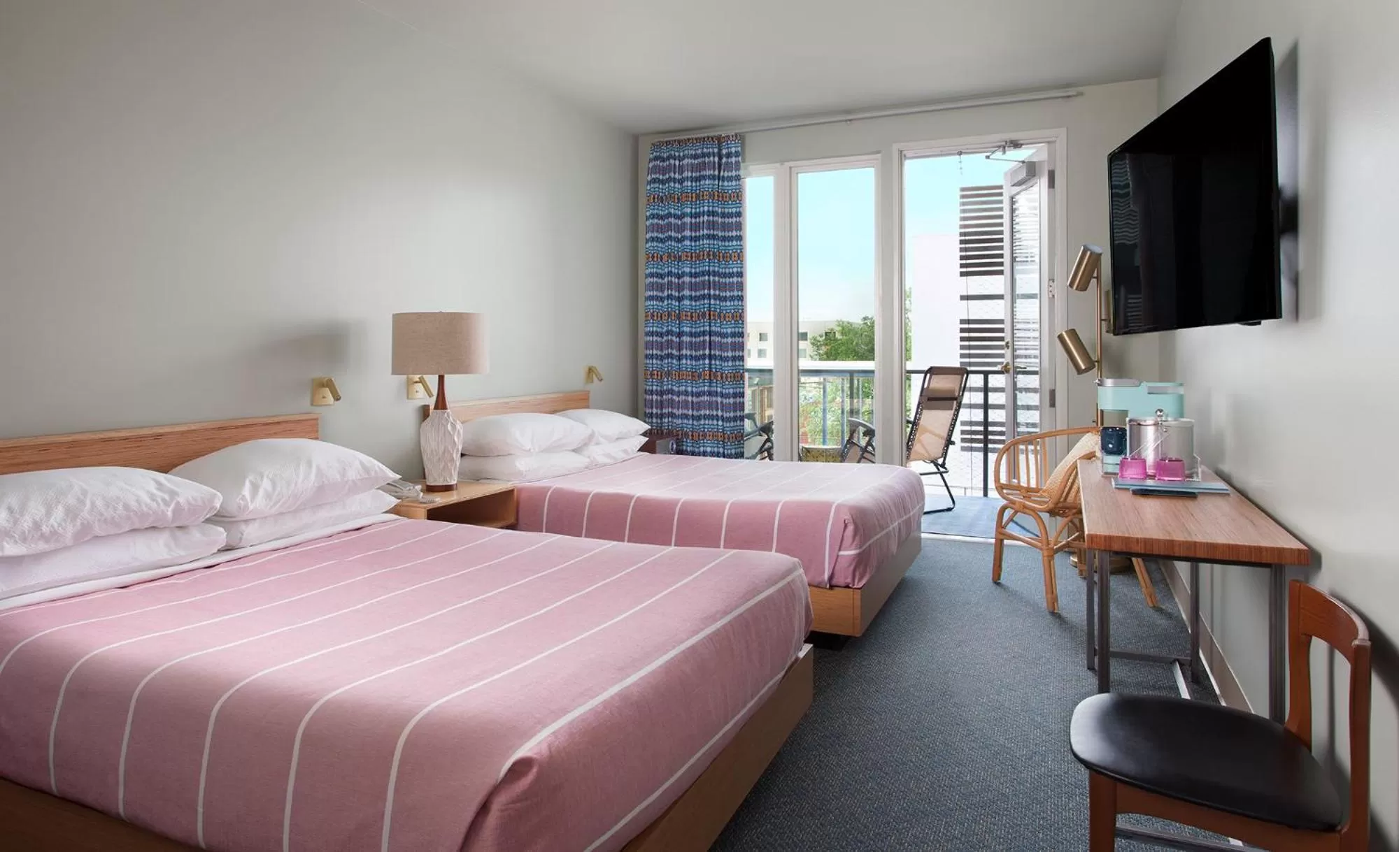 Deluxe Double Room with Balcony in East Austin Hotel