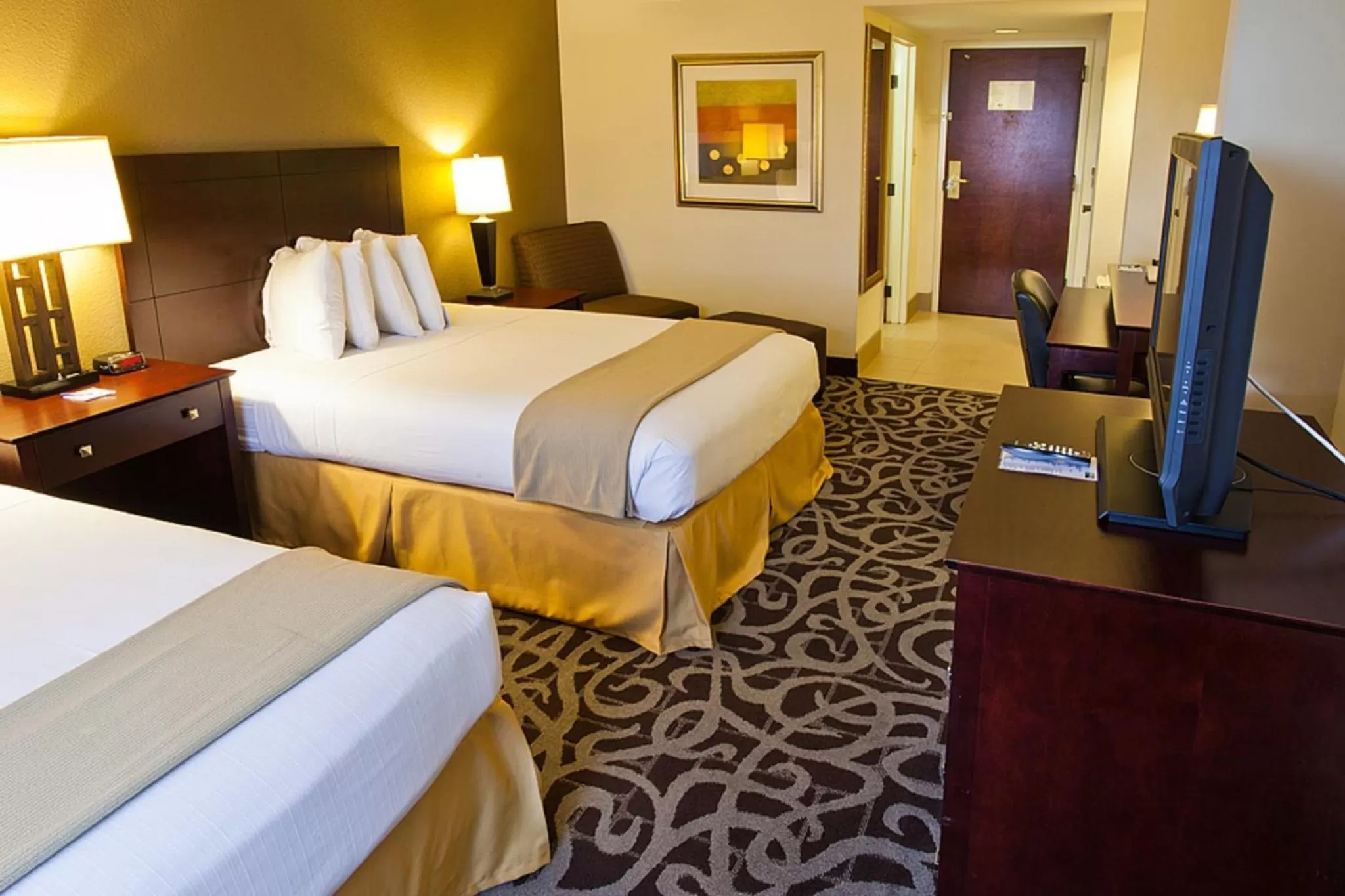 Standard Room with Two Queen Beds in Murfreesboro Central Hotel