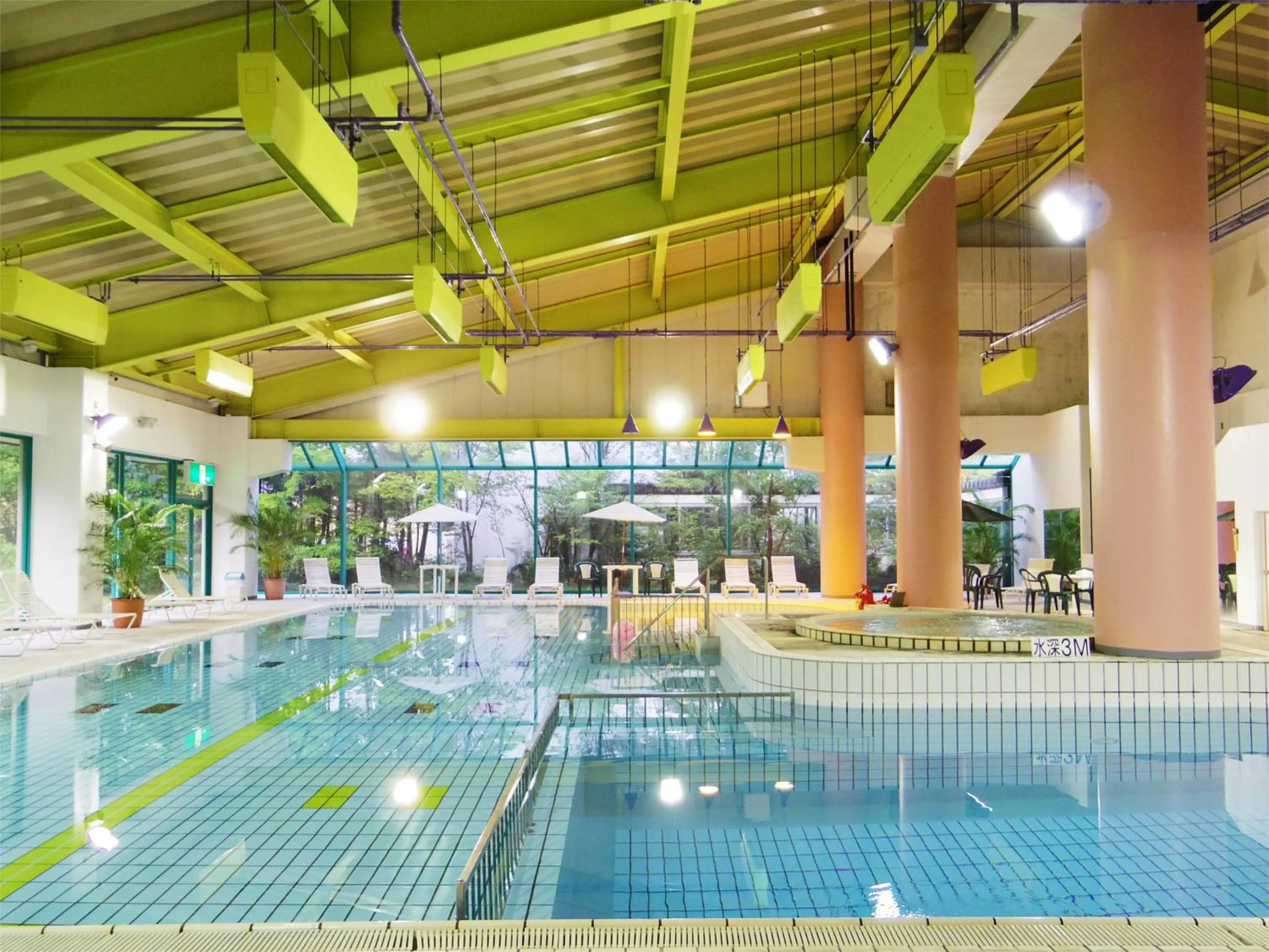 Swimming pool in Kusatsu Now Resort Hotel