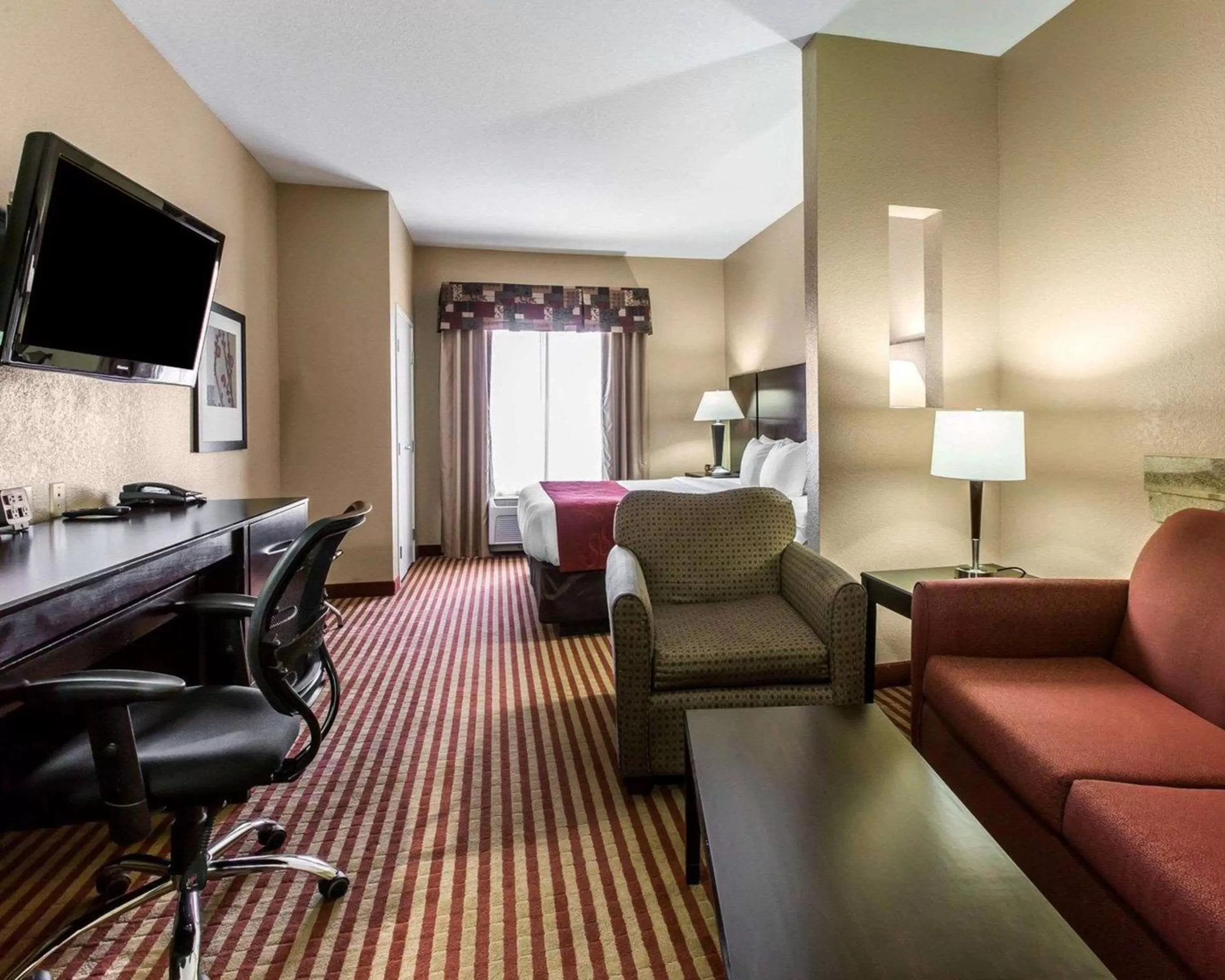 King Suite - Non-Smoking in Comfort Suites Waycross