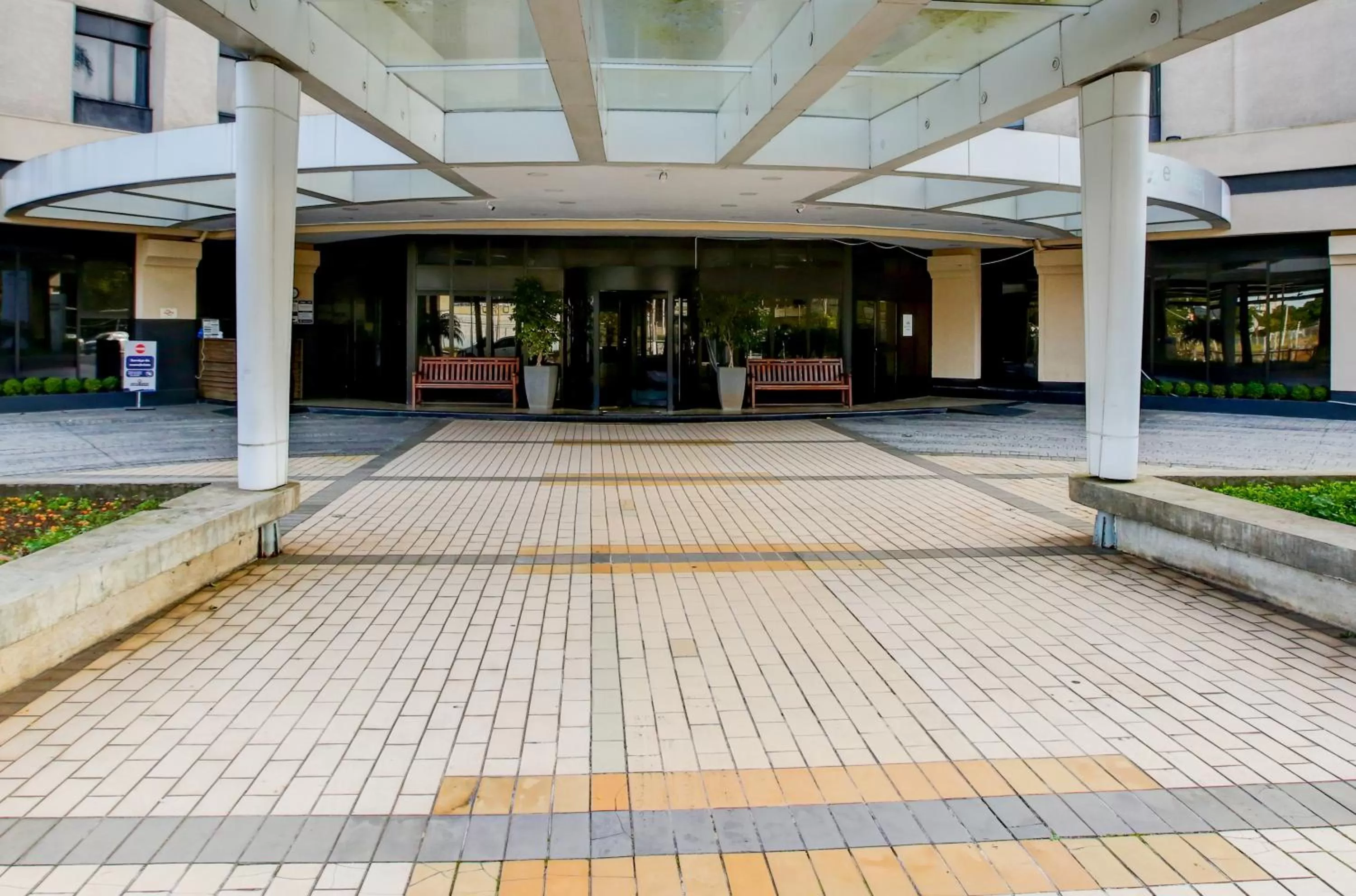 Facade/entrance in Esuites Congonhas