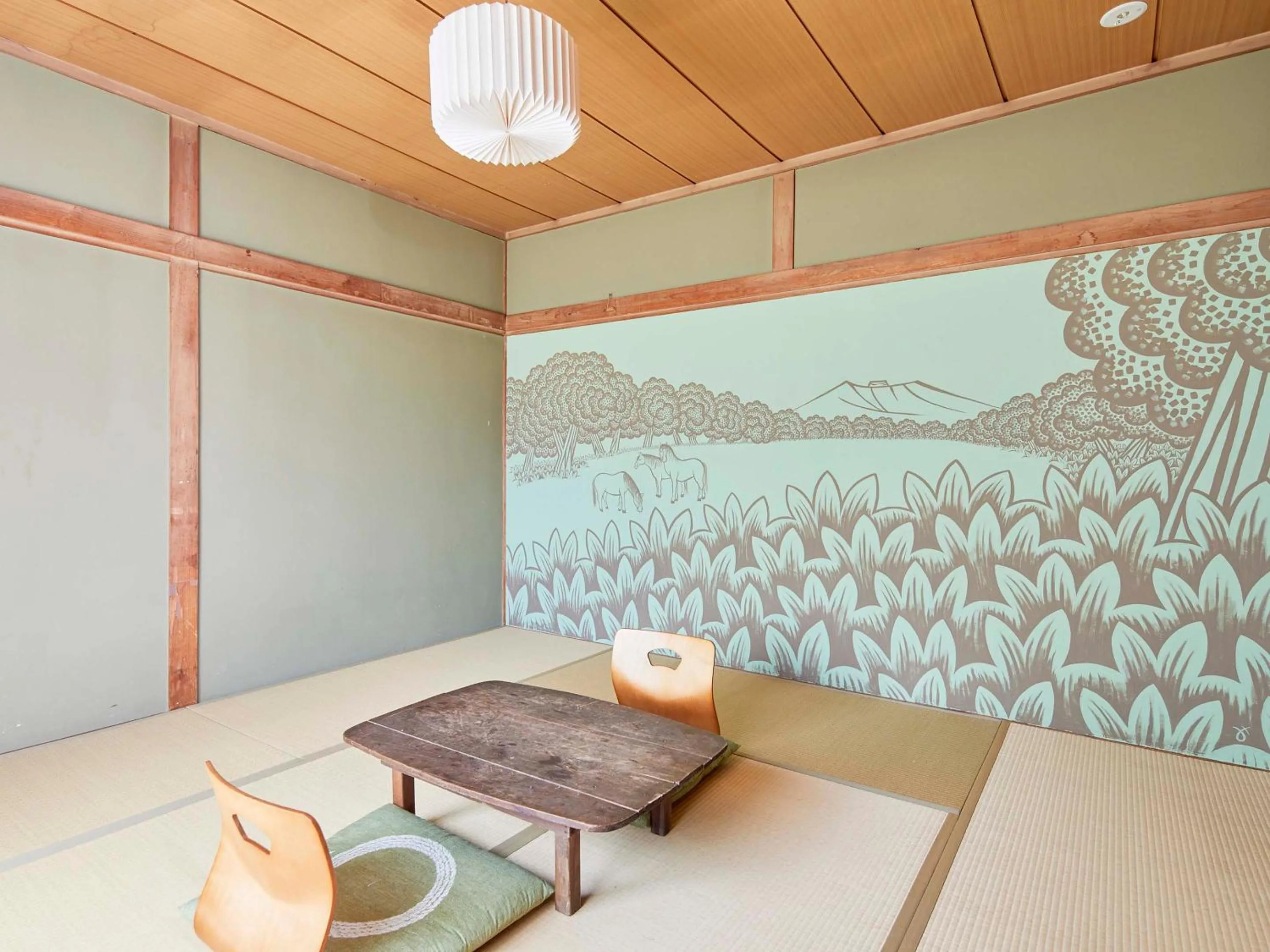 Family Room with Shared Bathroom - single occupancy in haku hostel