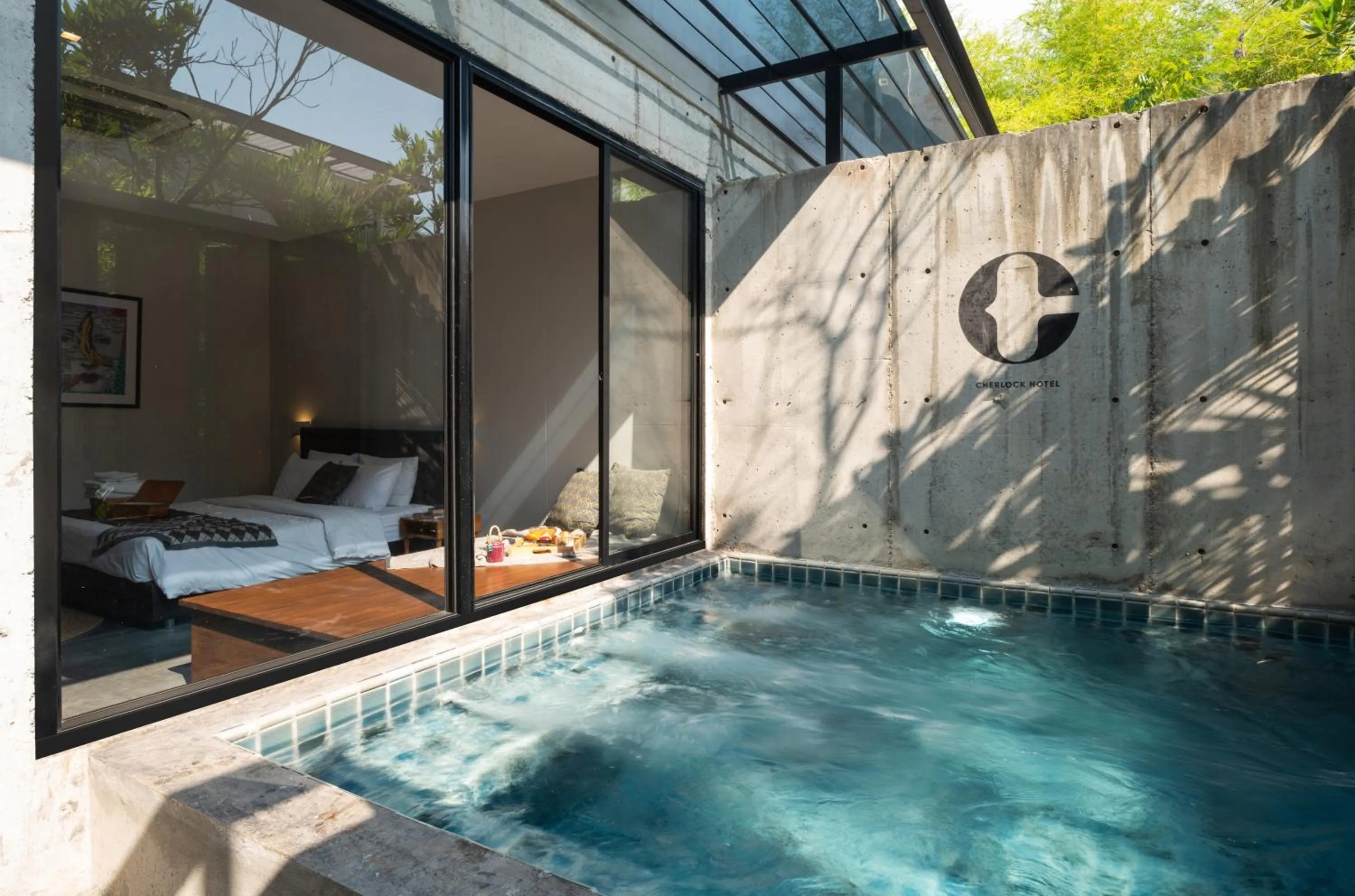 King Room with Pool View in Cherlock hotel