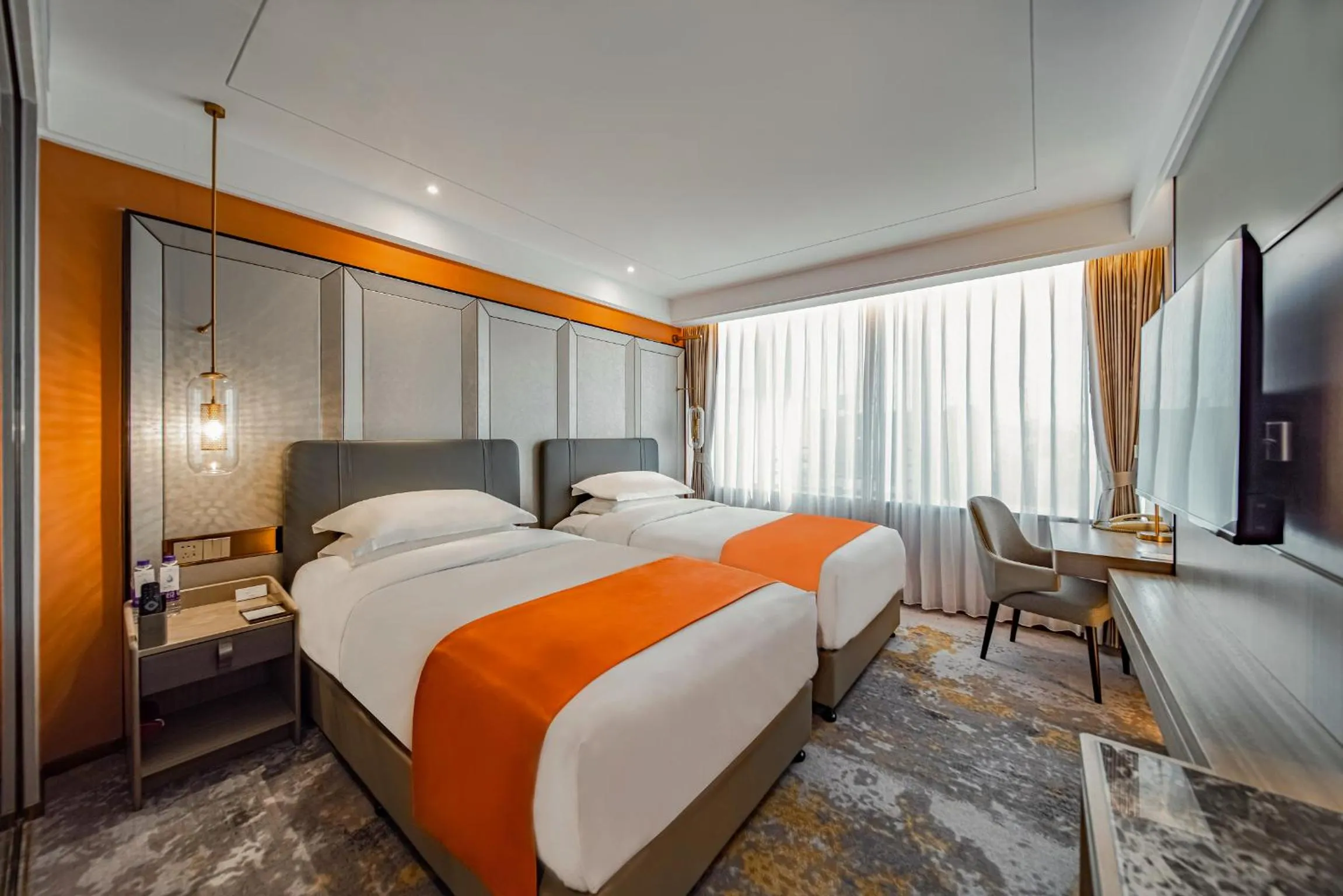 Superior Twin Room(30% discount in Chinese Restaurant except drinks and sea food) in Howard Johnson Paragon Hotel Beijing