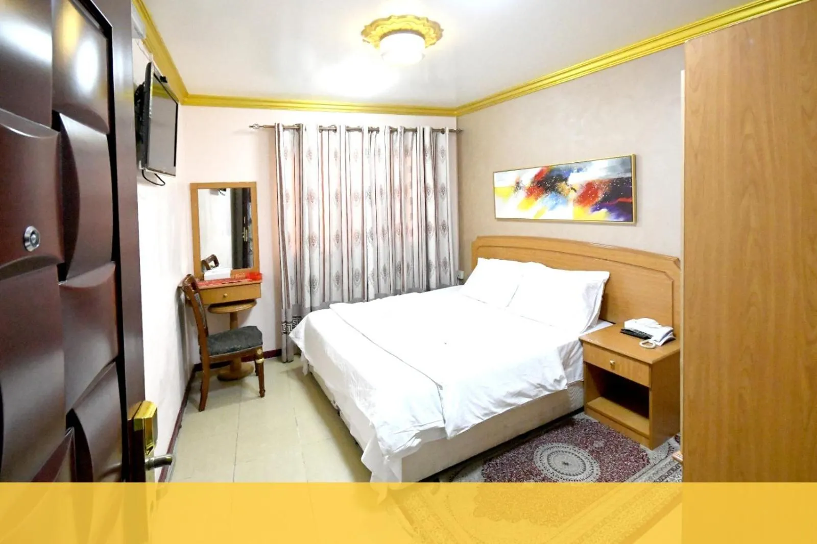 Bed in Maaeen Hotel