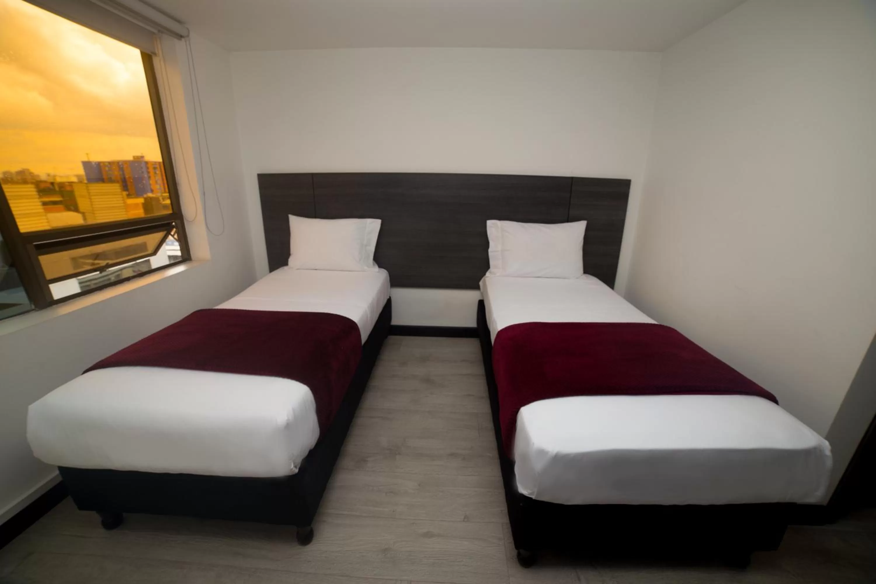 Standard Twin Room in Hotel Express 53