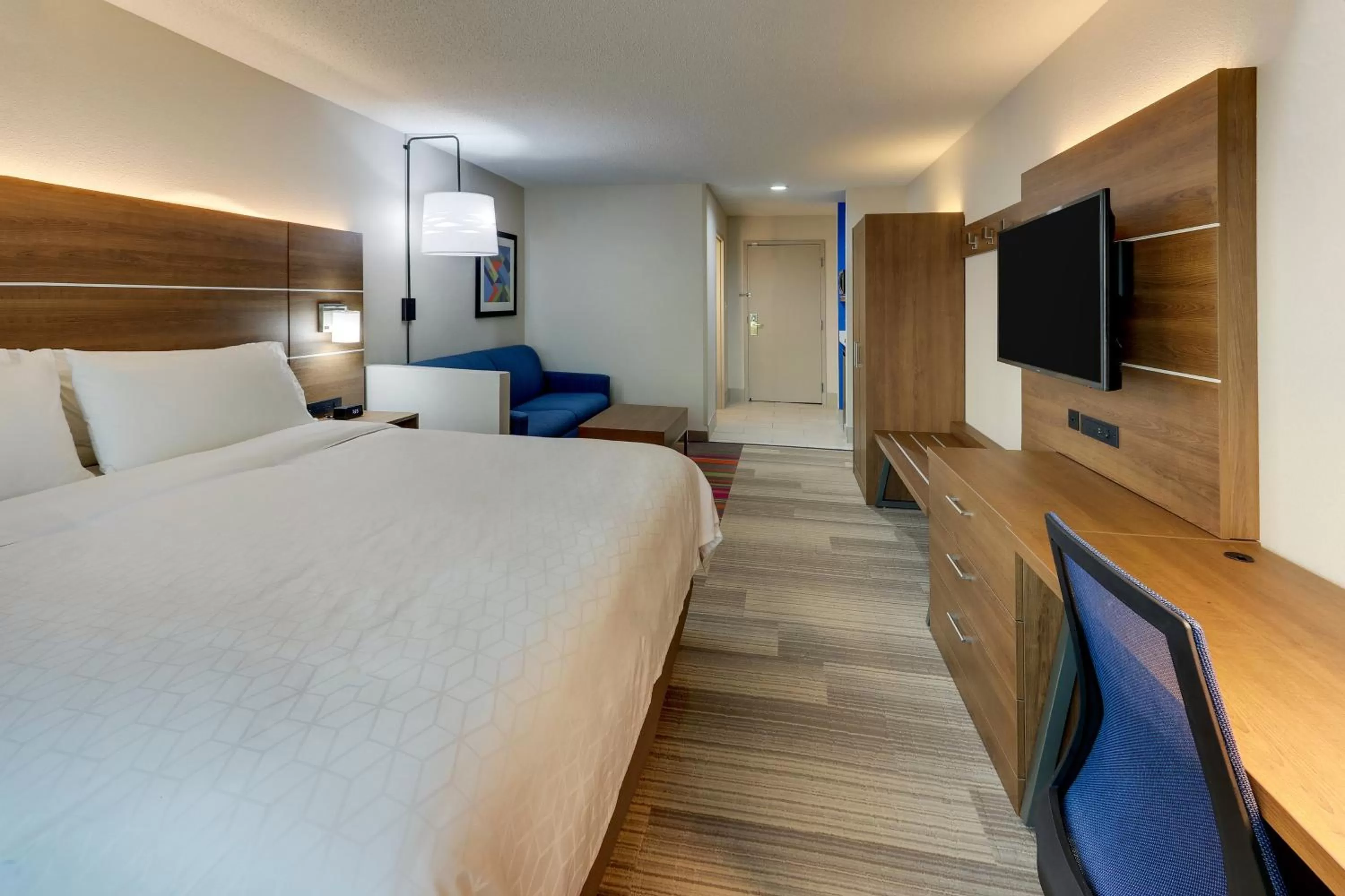 King Suite with Sofa Bed - Communication Accessible in Holiday Inn Express - Cincinnati North - Monroe by IHG