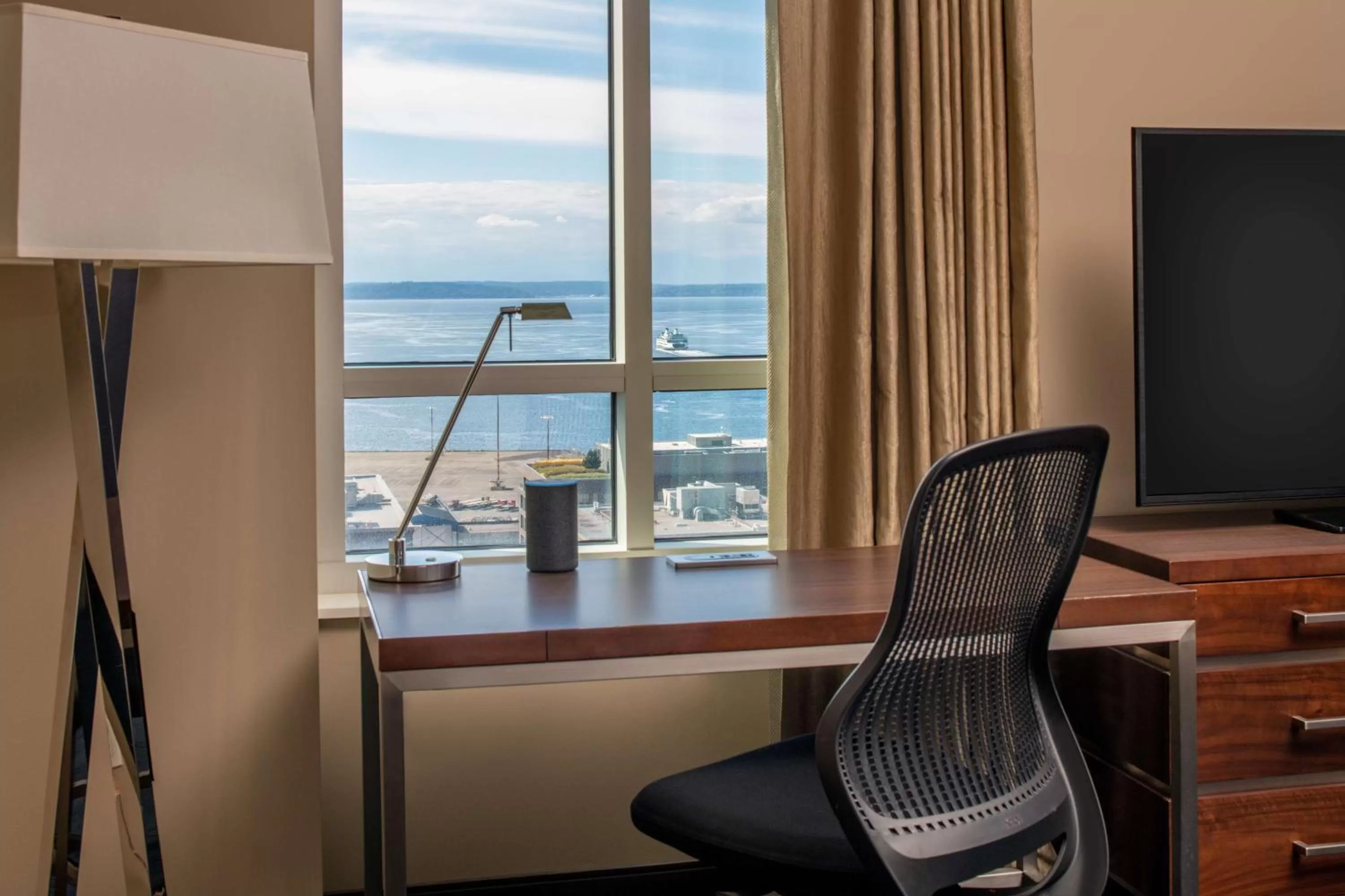 Suite with Murphy Bed in Embassy Suites By Hilton Seattle Downtown Pioneer Square
