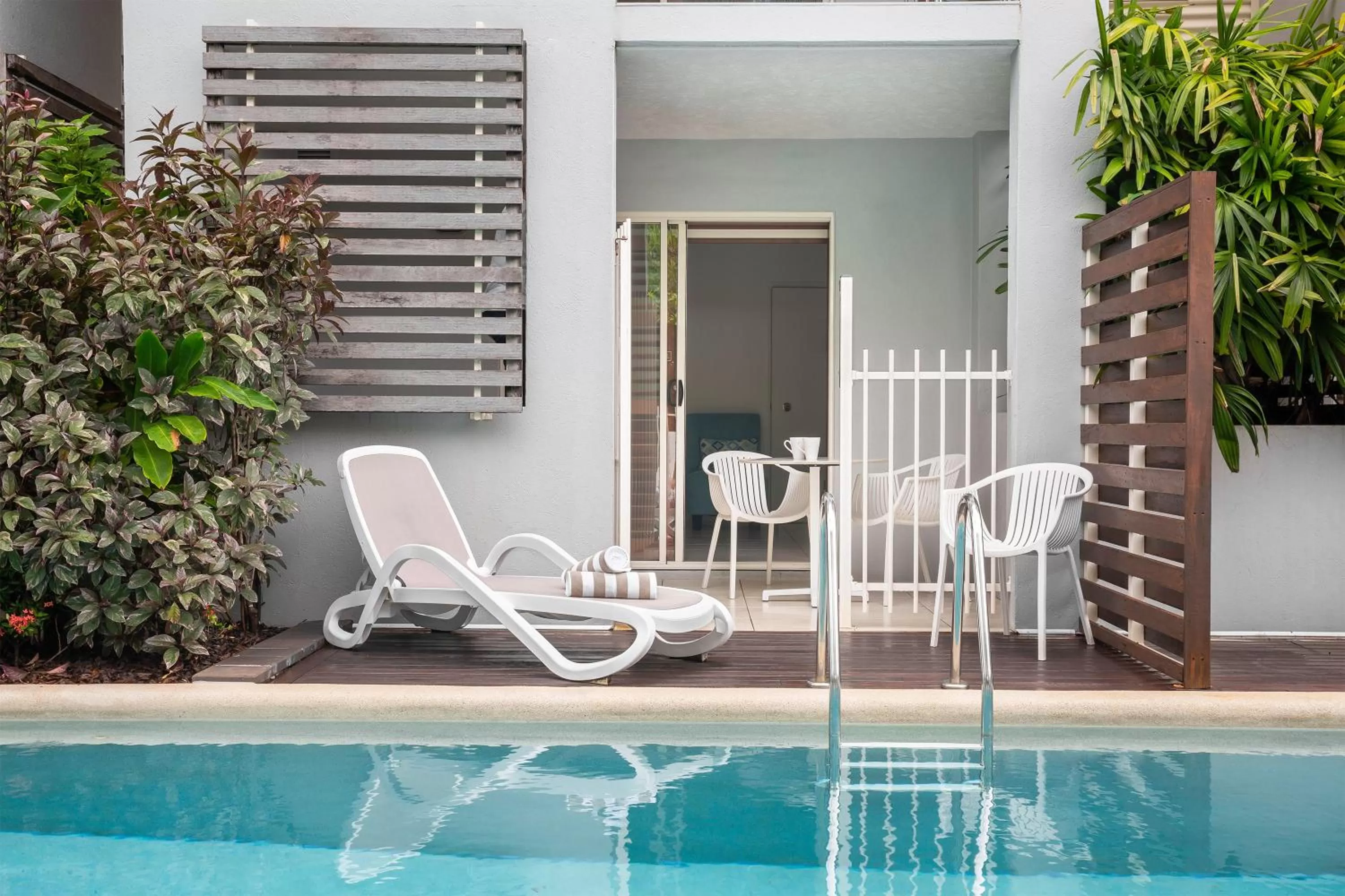Spa Swim Out Hotel Room in Mantra Aqueous on Port