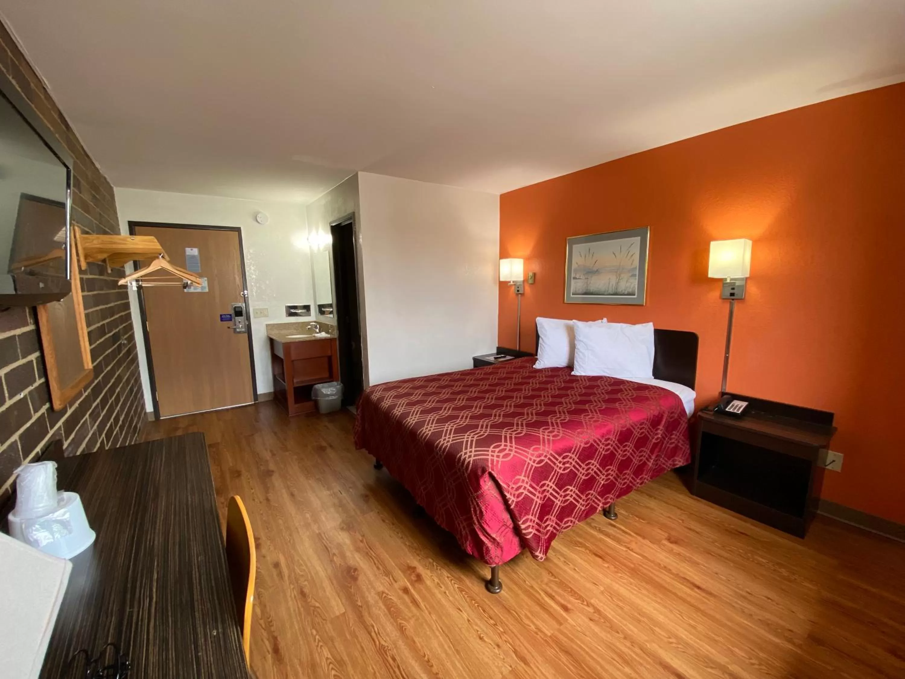 Deluxe Queen Room in Reliance Inn