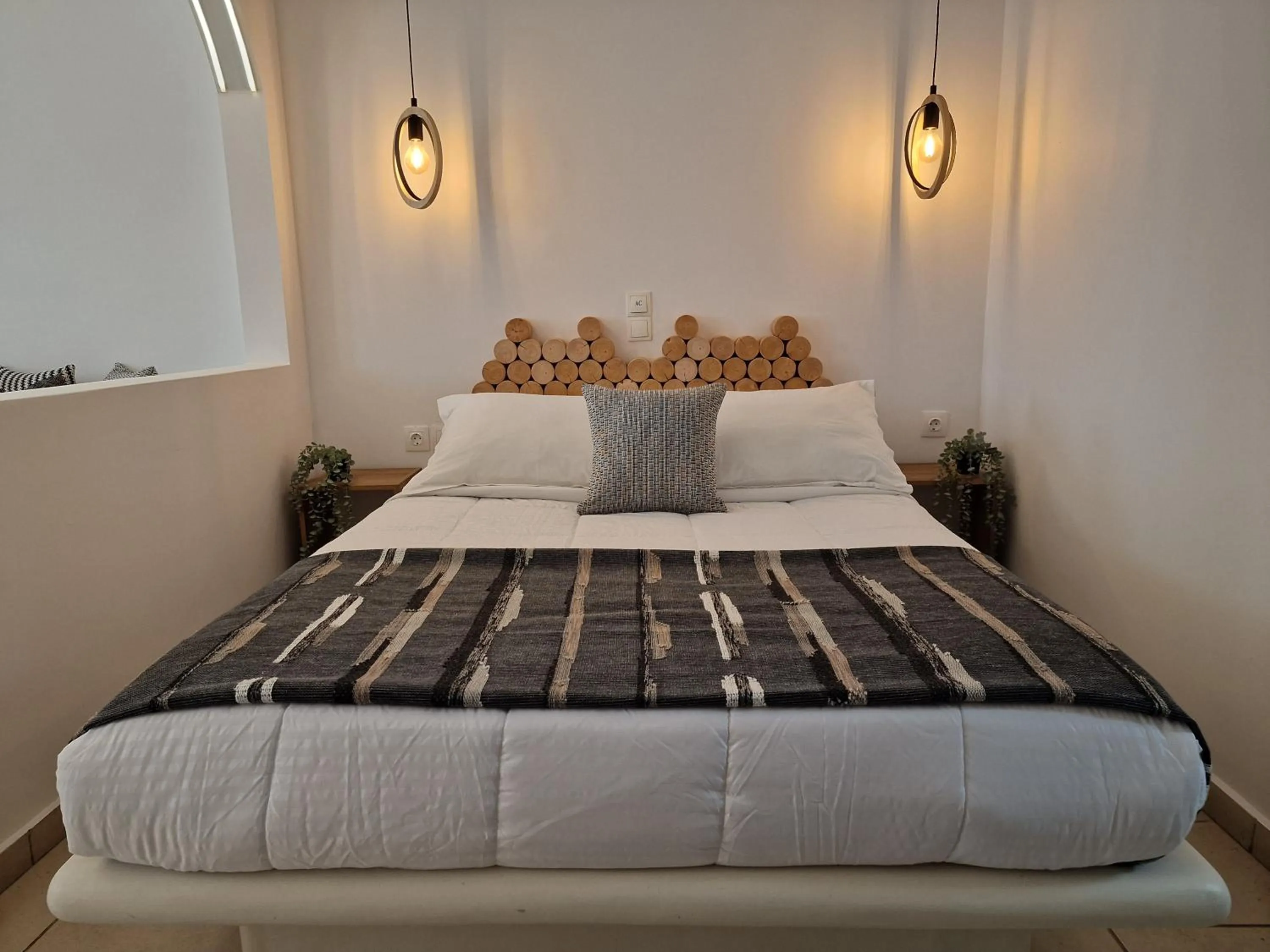 Suite with Sea and Pool View in Amerisa Suites & Villa