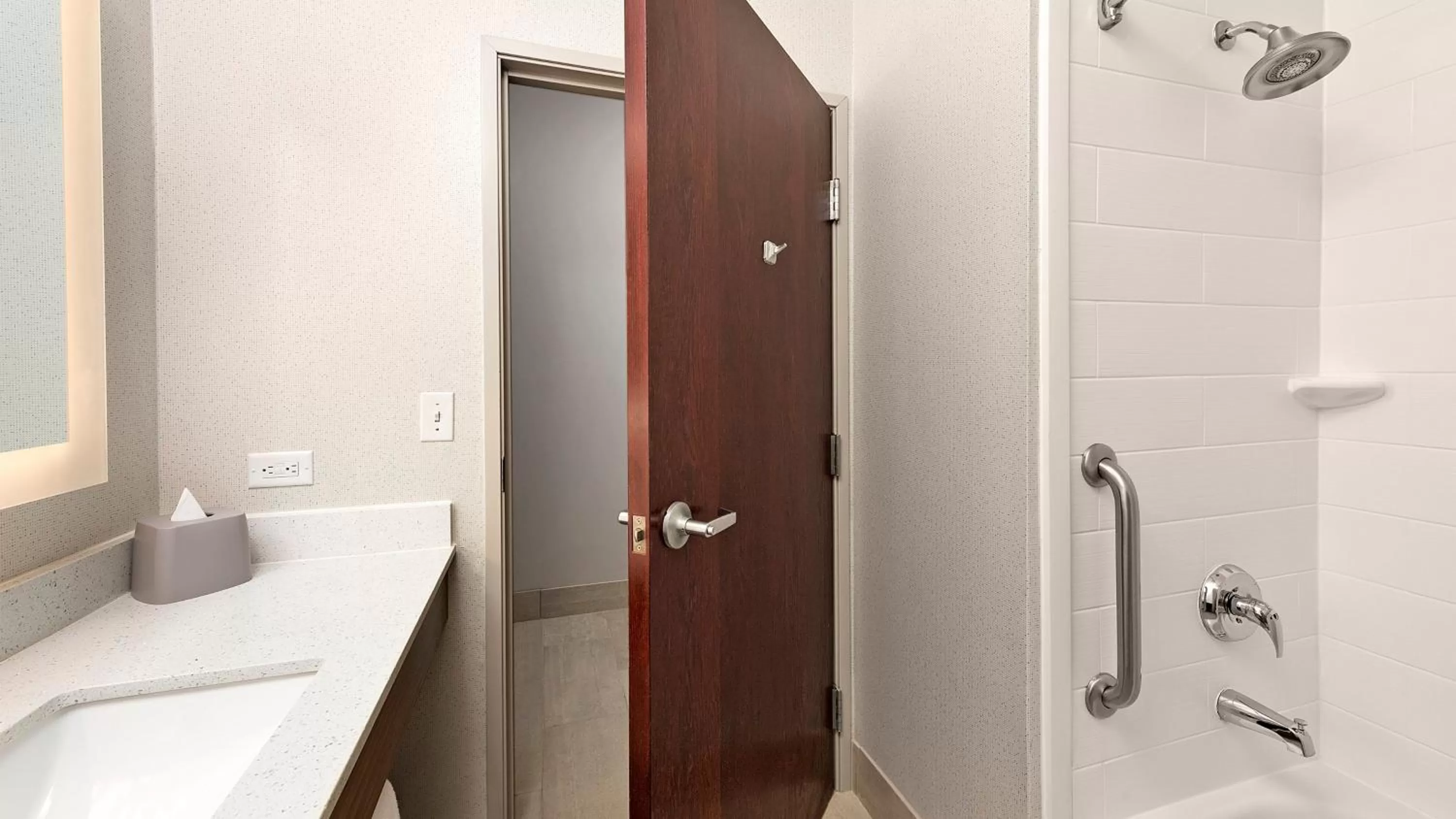 King Room - Disability Access Roll in Shower in Holiday Inn Express Hotel and Suites Conroe by IHG