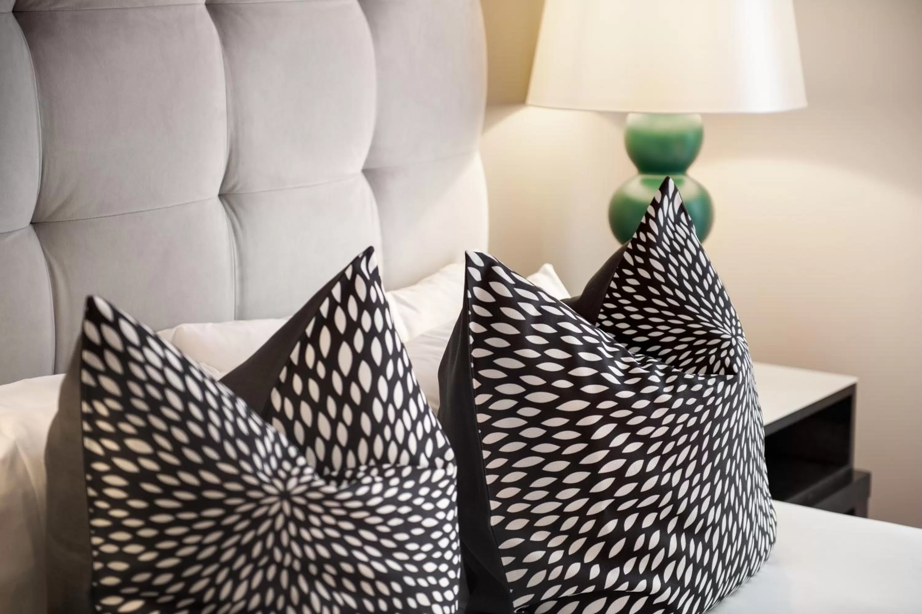 Deluxe Two-Bedroom Apartment in Miller Apartments