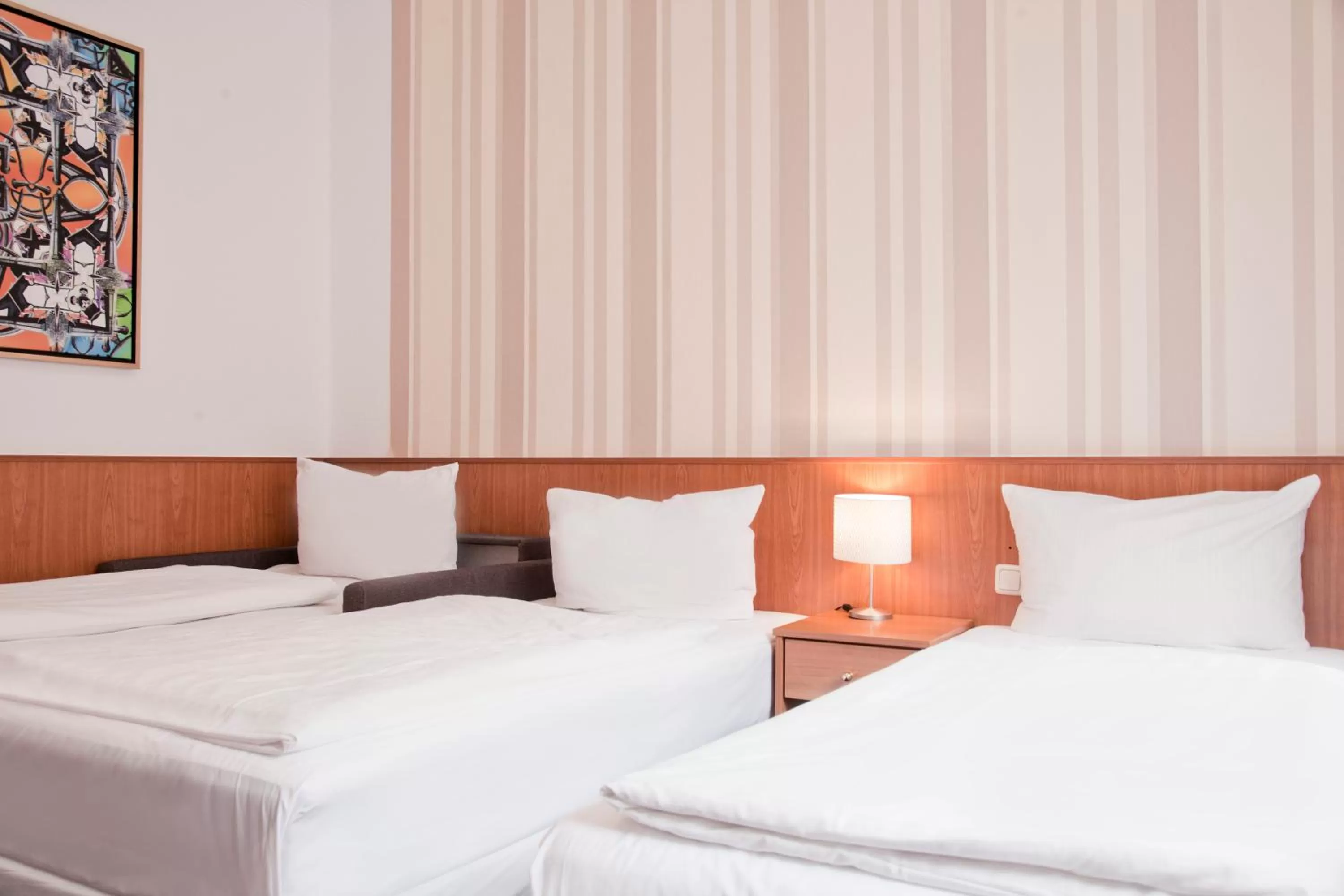 Double Room with Extra Bed in Les Nations