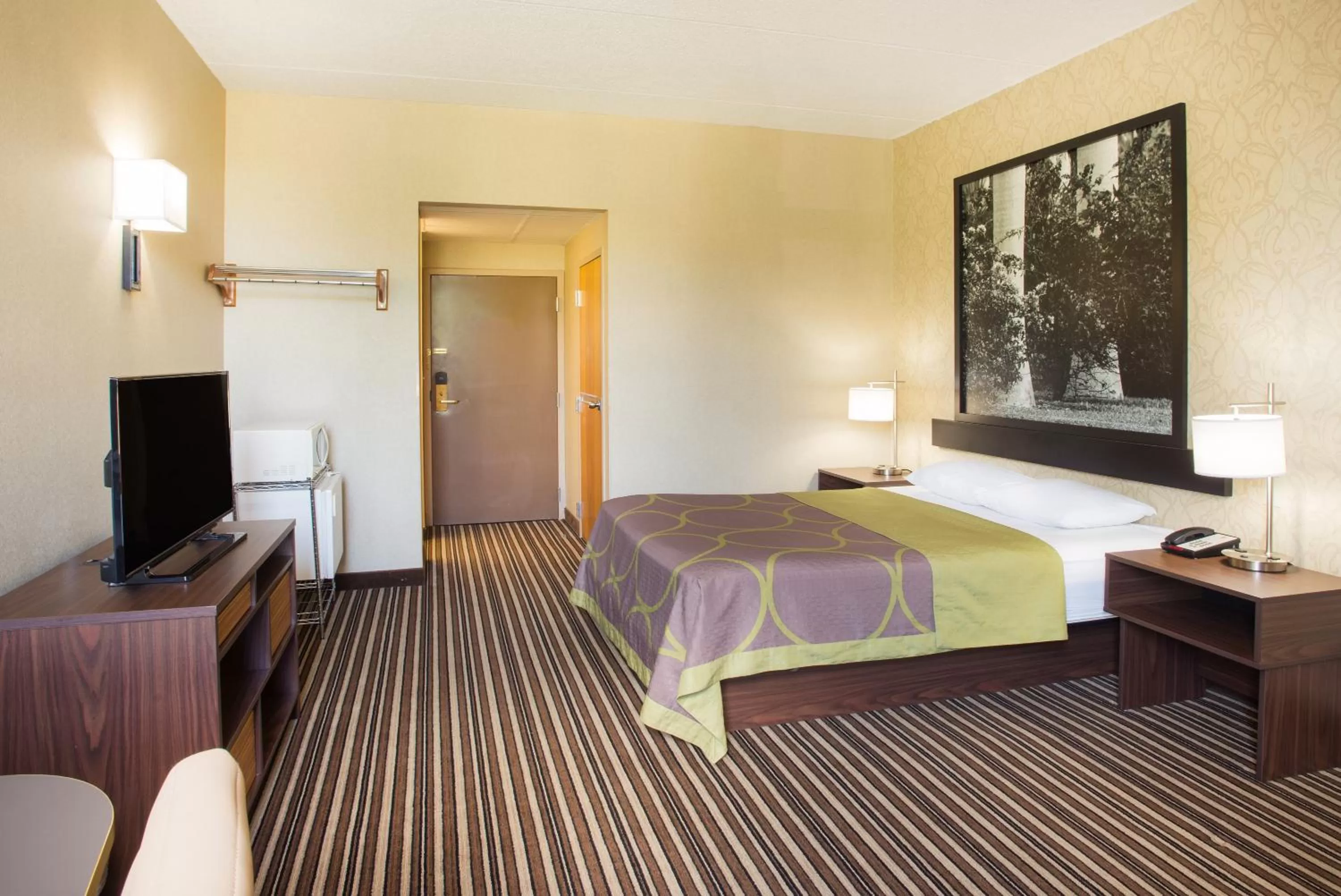 Queen Room - Non-Smoking in Super 8 by Wyndham Plattsburgh